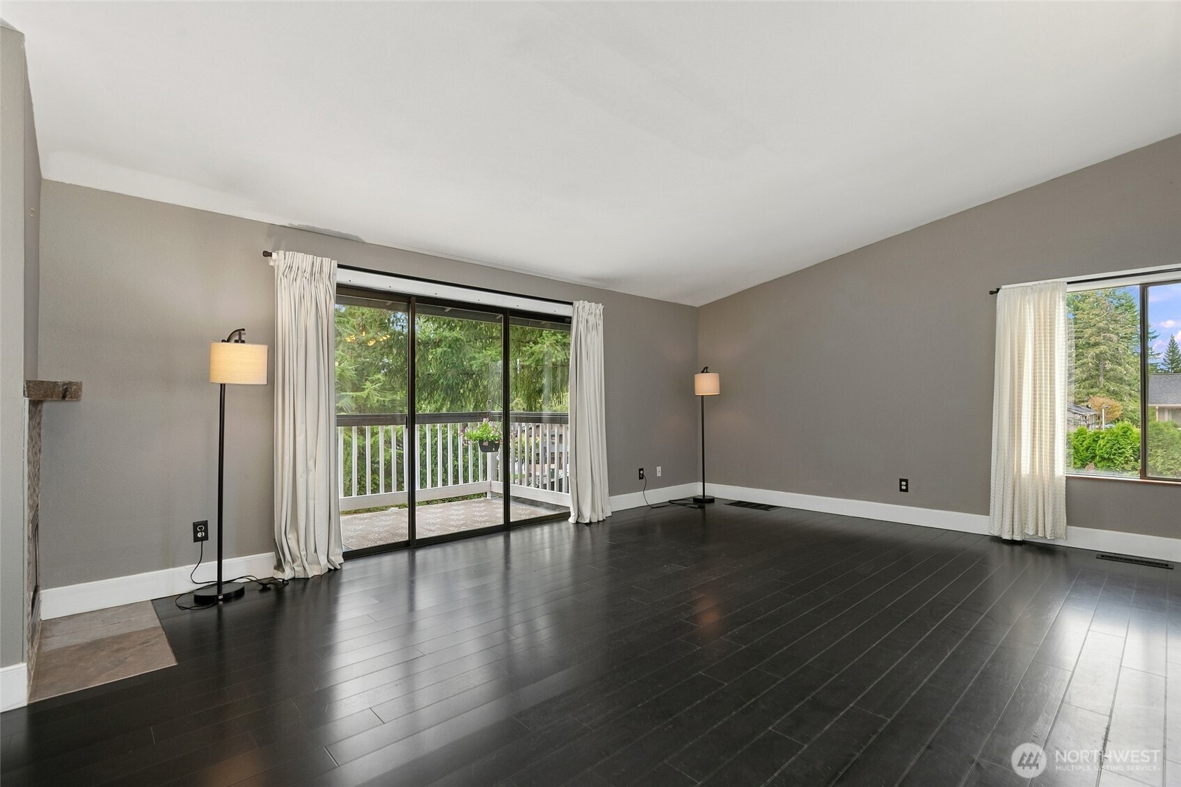 365 Se Valley View Way Property Photo 6