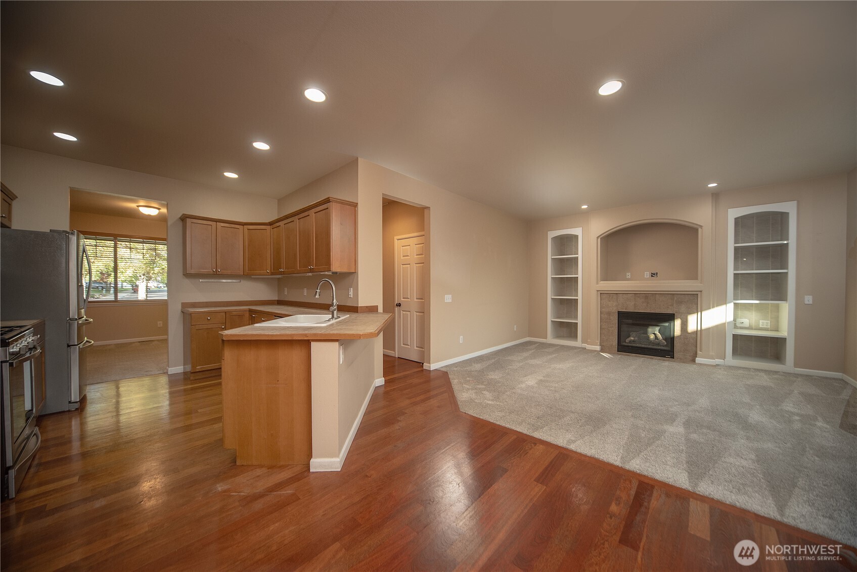 2510 Carriage Loop Property Photo 3