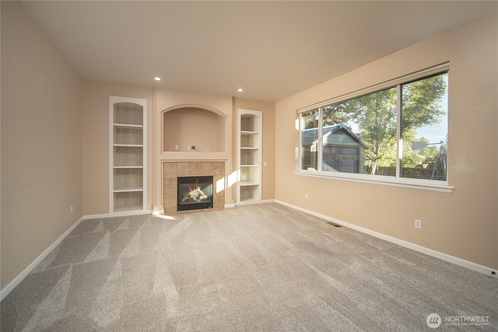 2510 Carriage Loop Property Photo 12