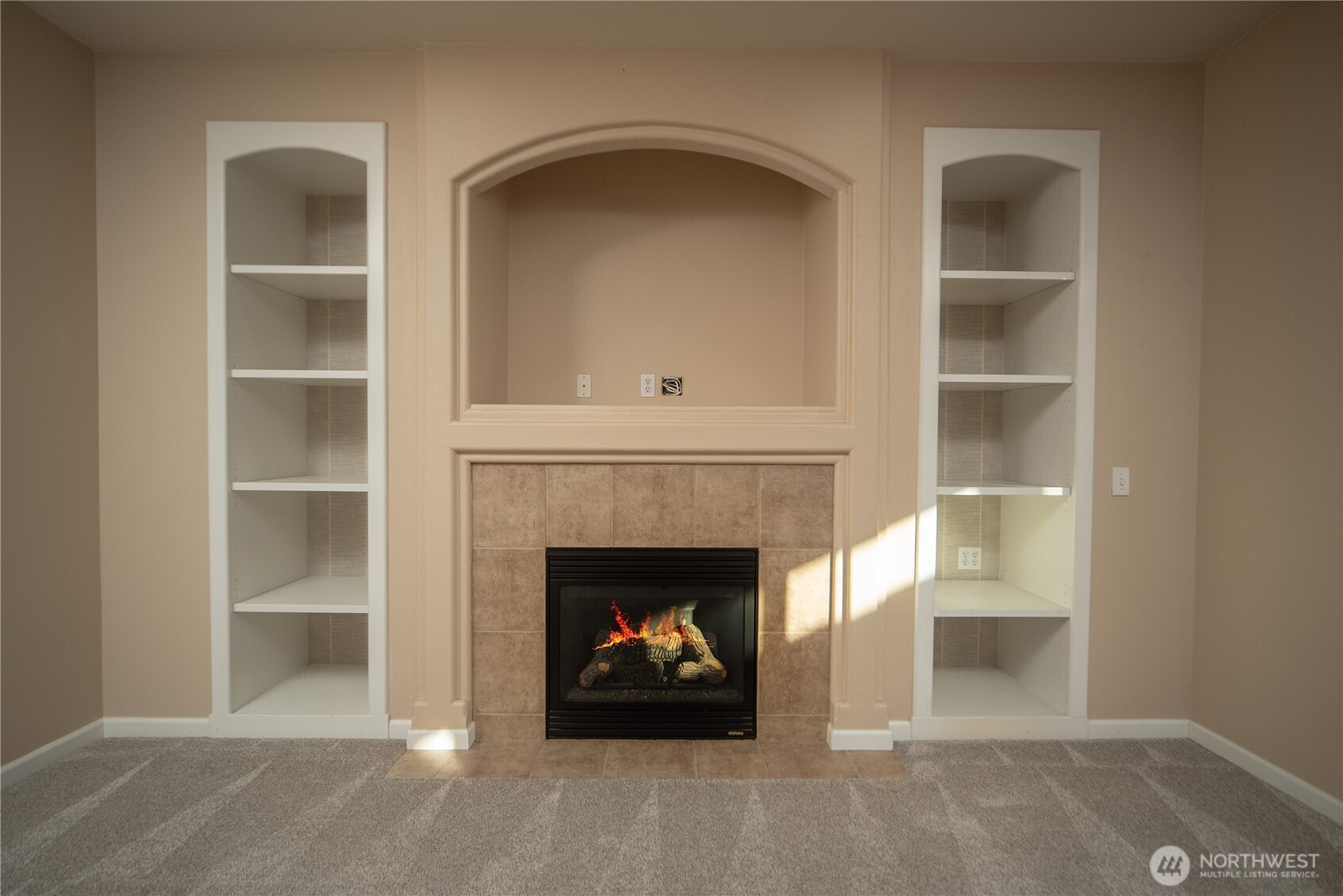 2510 Carriage Loop Property Photo 13