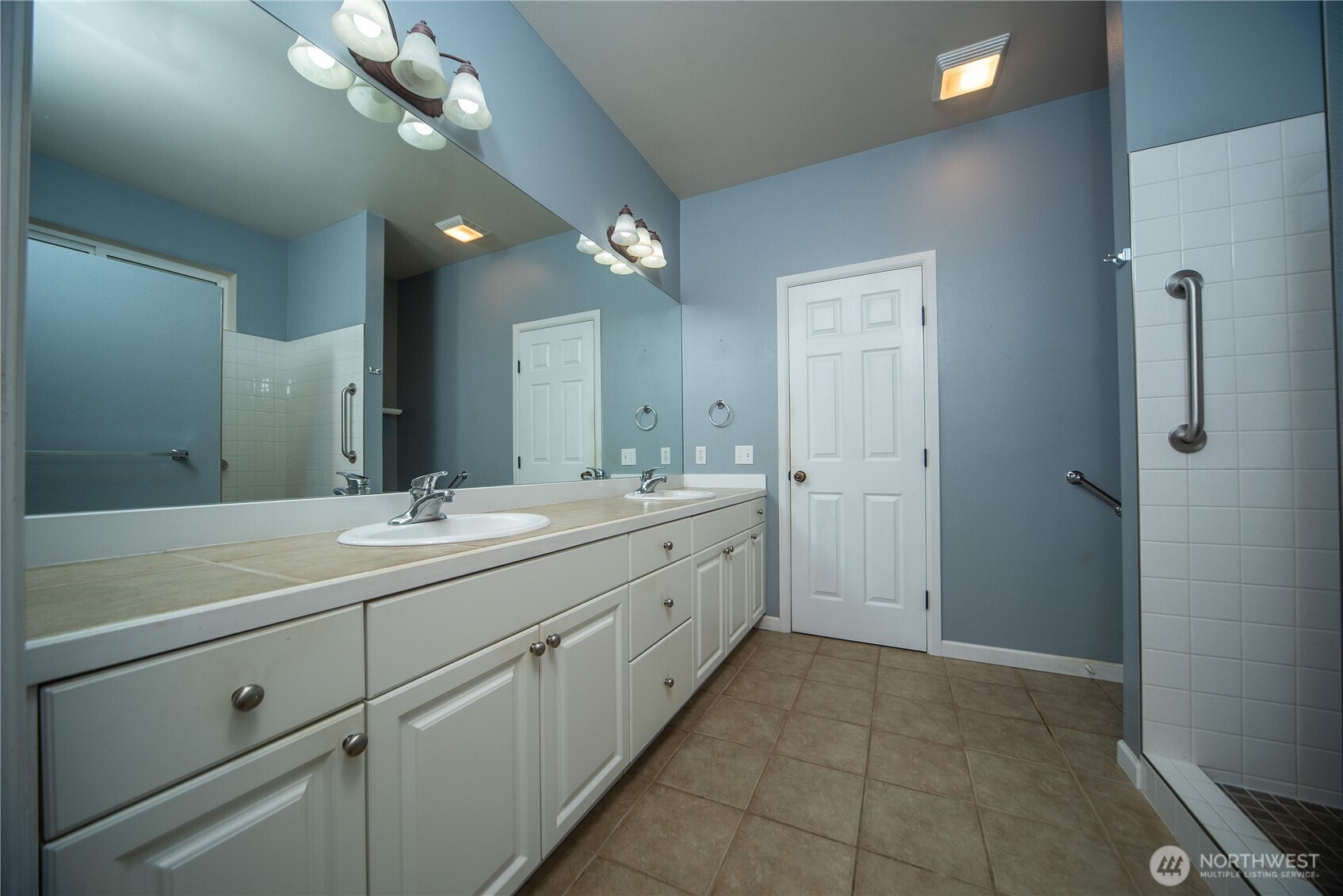 2510 Carriage Loop Property Photo 17