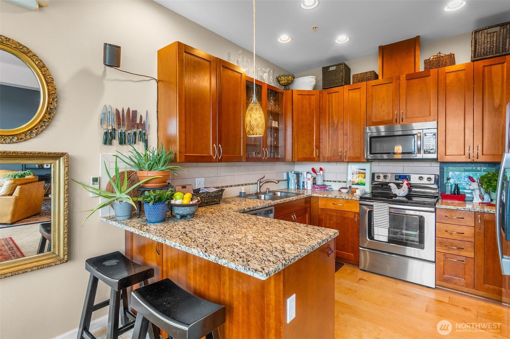 1018 Capitol Way 5b Property Photo 6