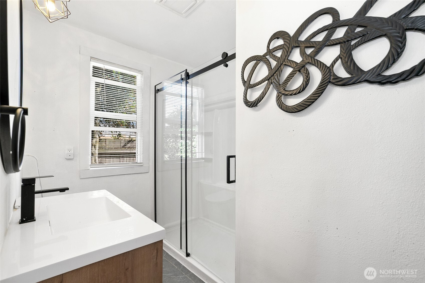 435 E 64th Street Property Photo 13