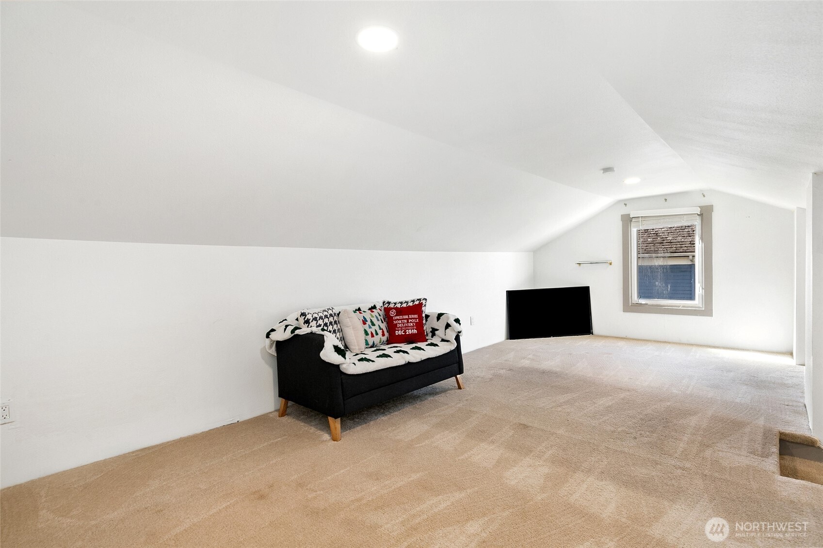 435 E 64th Street Property Photo 19