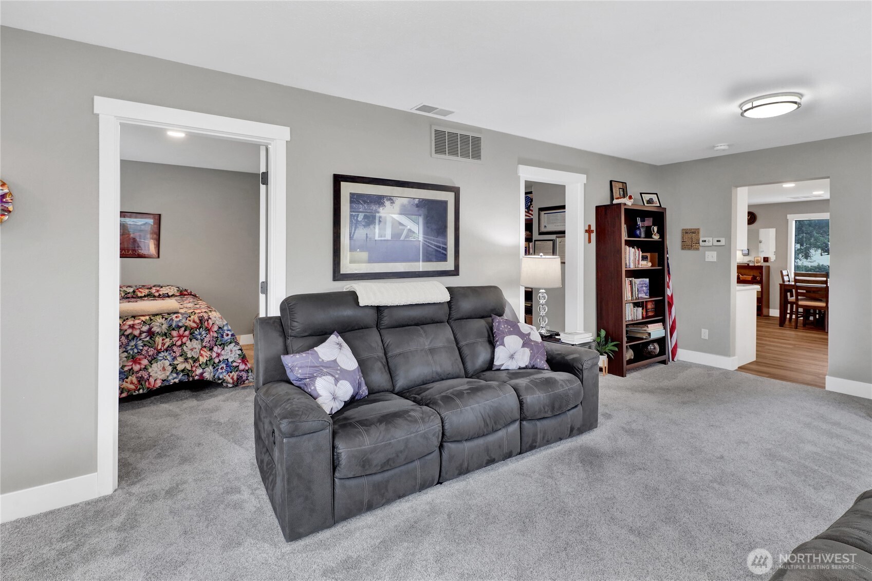 319 First Street Property Photo 6
