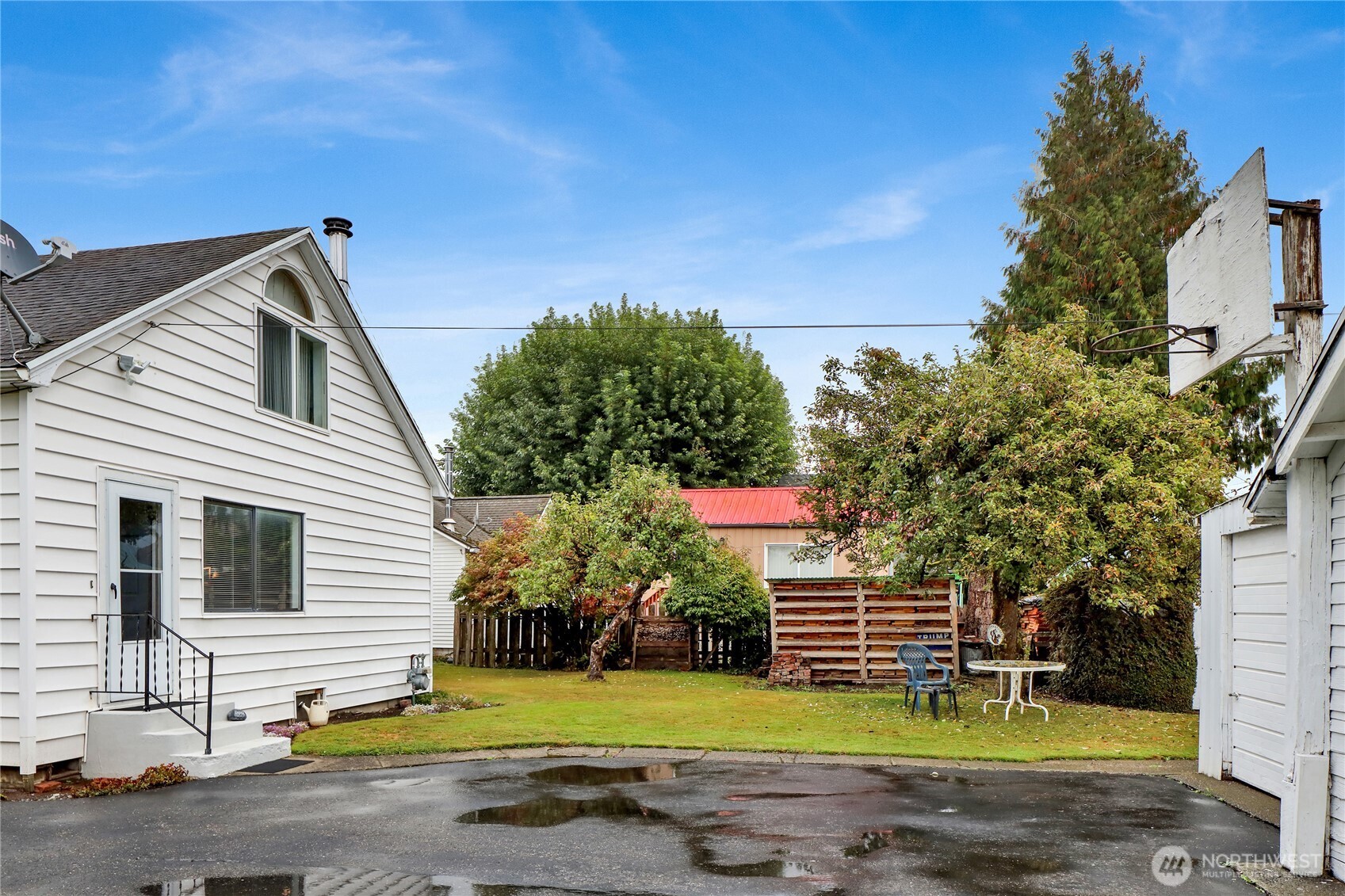 319 First Street Property Photo 29