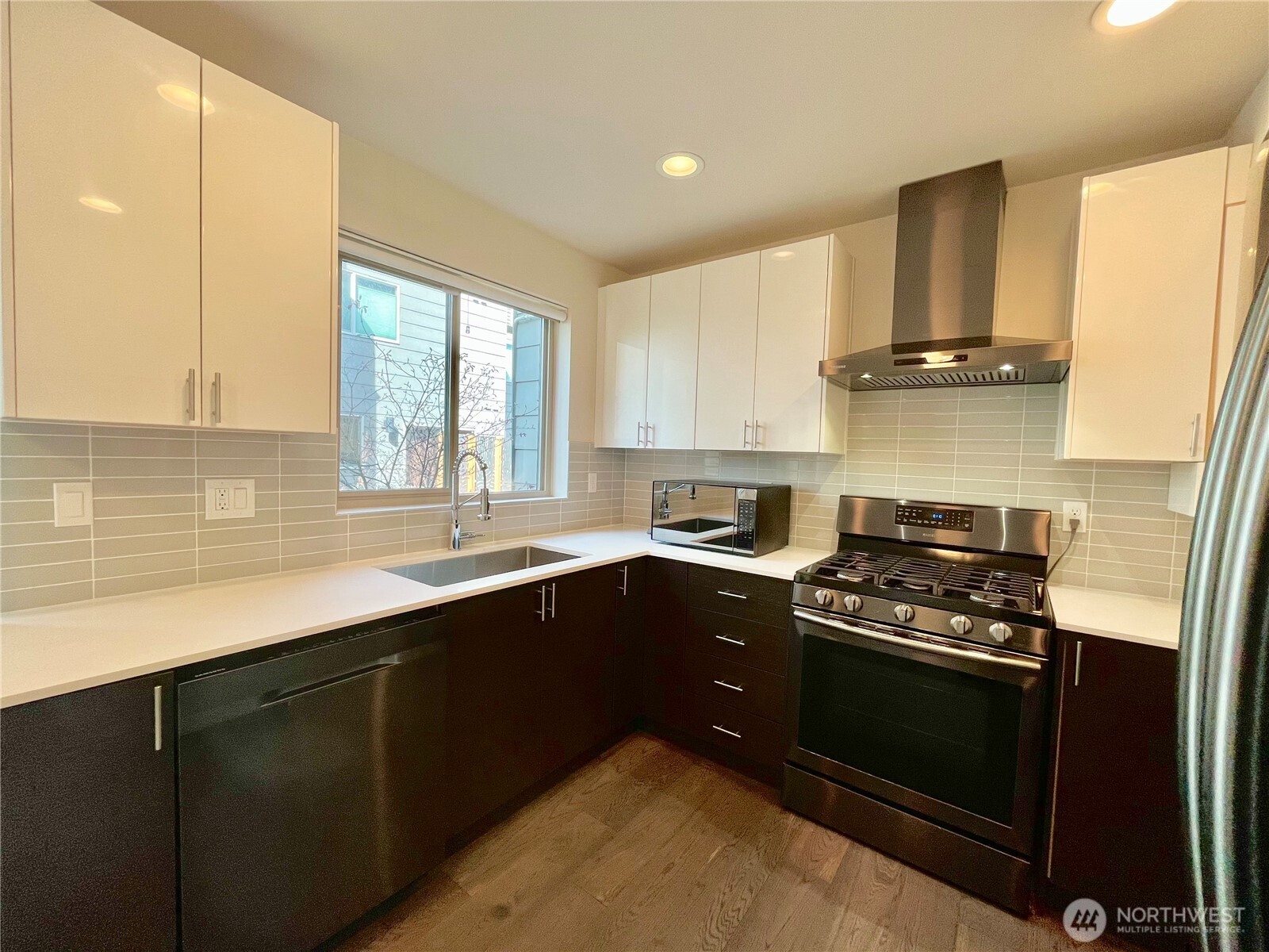 7531 43rd Avenue Property Photo 6