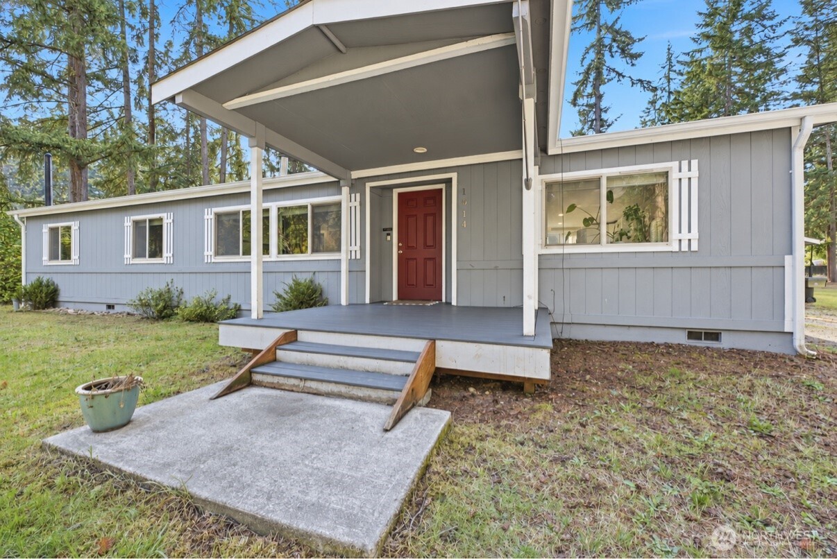 1914 284th Street Property Photo 3