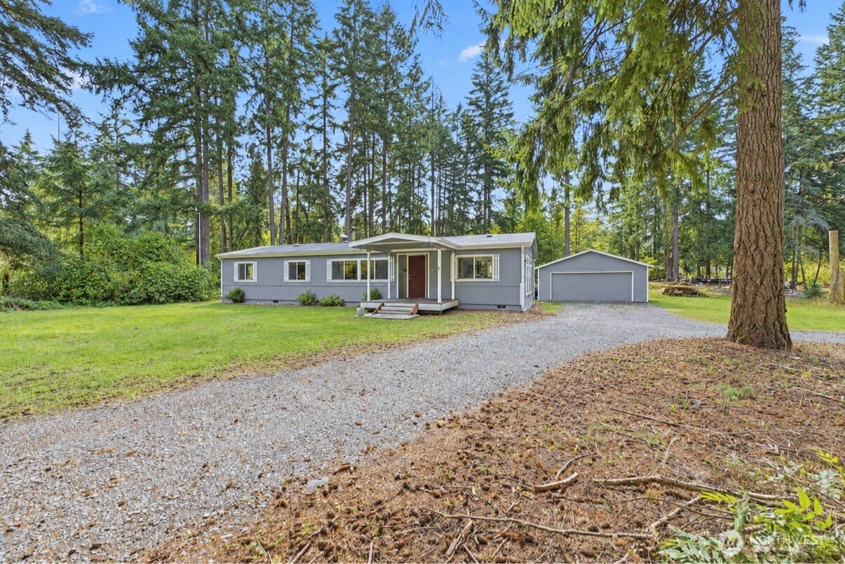 1914 284th Street Property Photo 4
