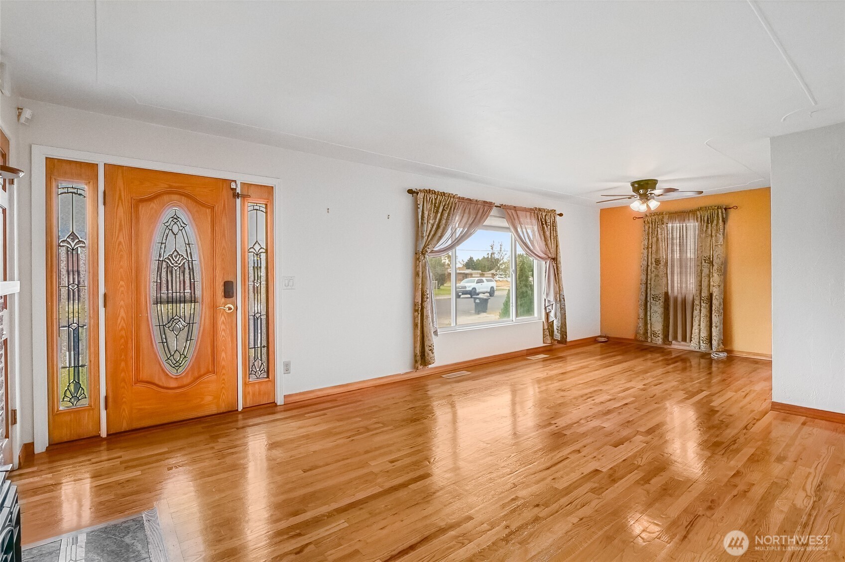 920 S Dahlia Drive Property Photo 8