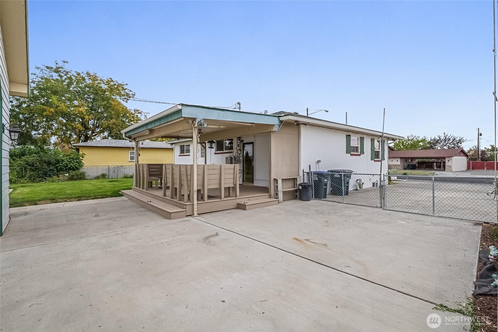 920 S Dahlia Drive Property Photo 31