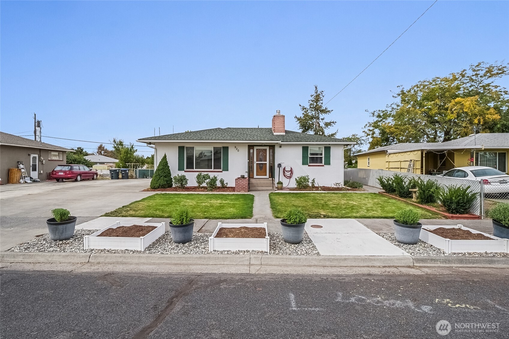 920 S Dahlia Drive Property Photo 38
