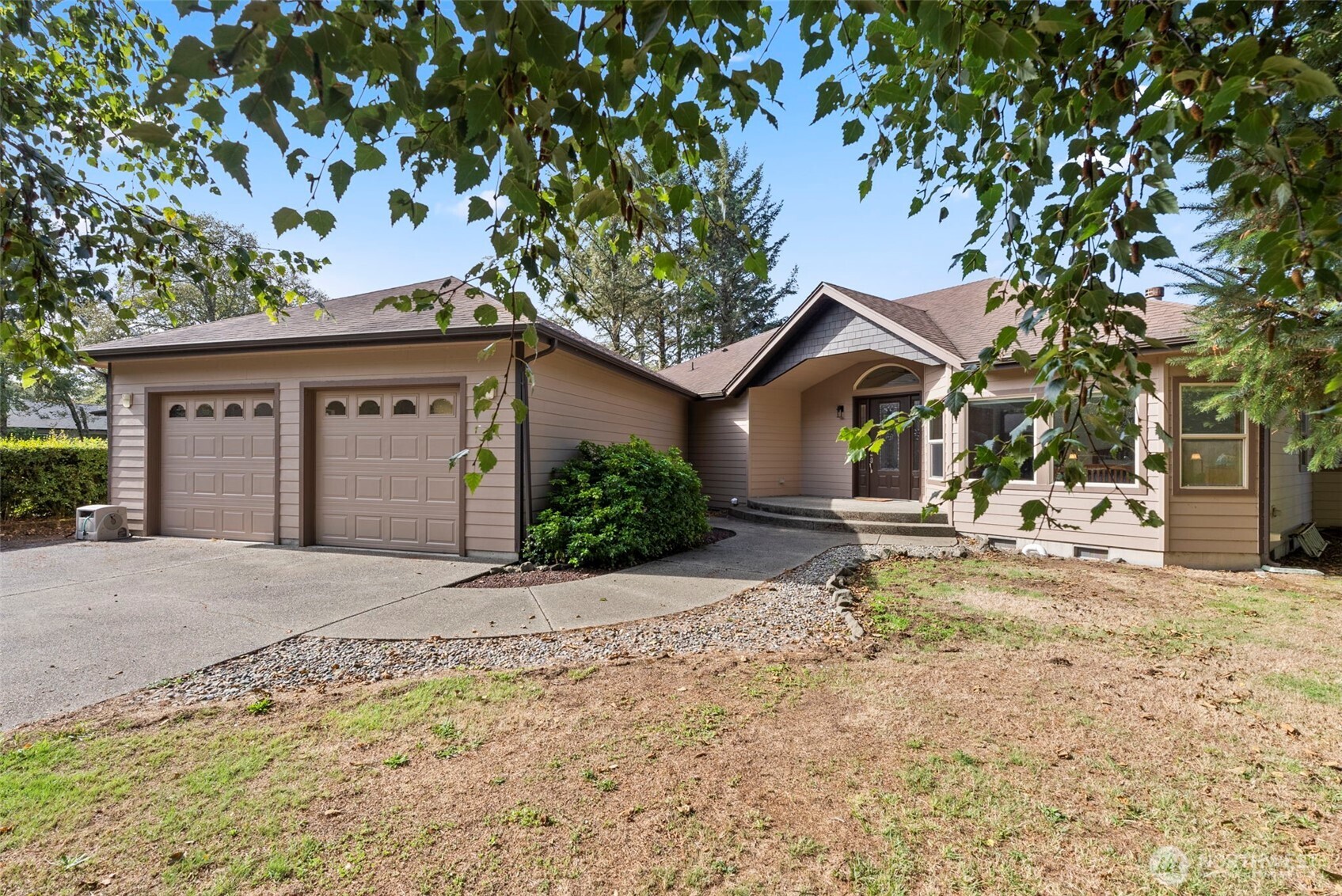 748 Kingfisher Court Property Photo 2