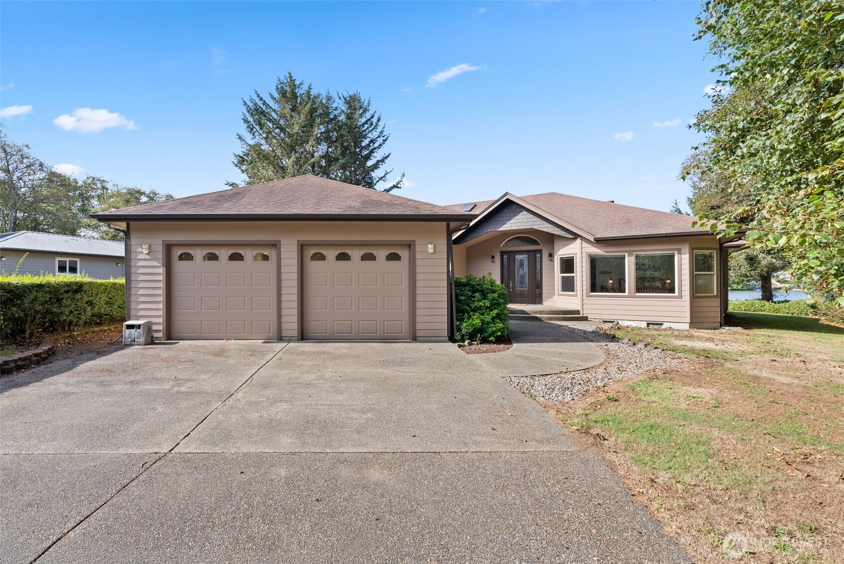 748 Kingfisher Court Property Photo 6