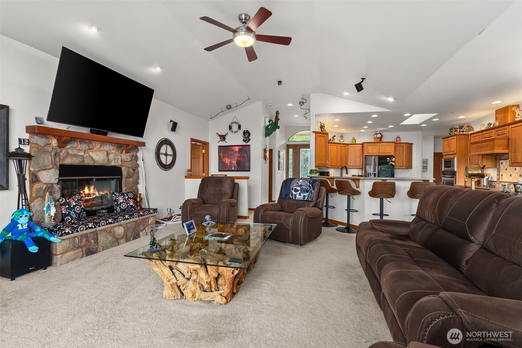 748 Kingfisher Court Property Photo 10
