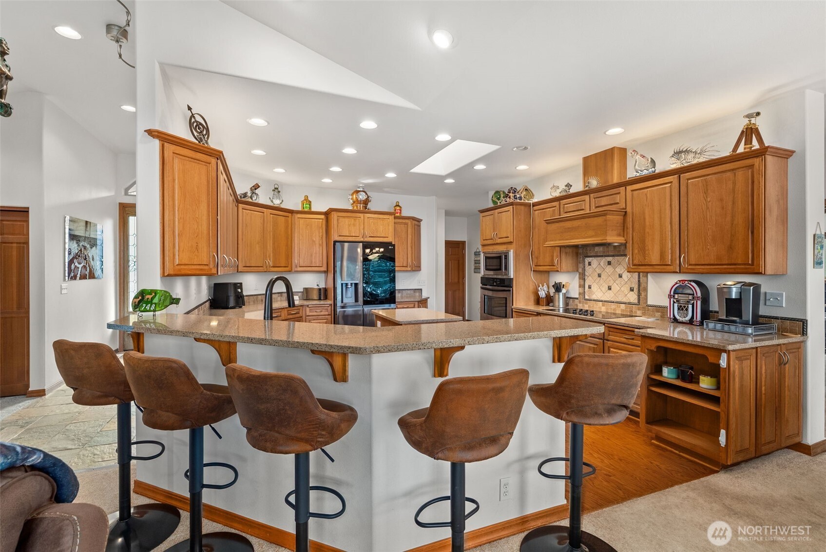 748 Kingfisher Court Property Photo 11