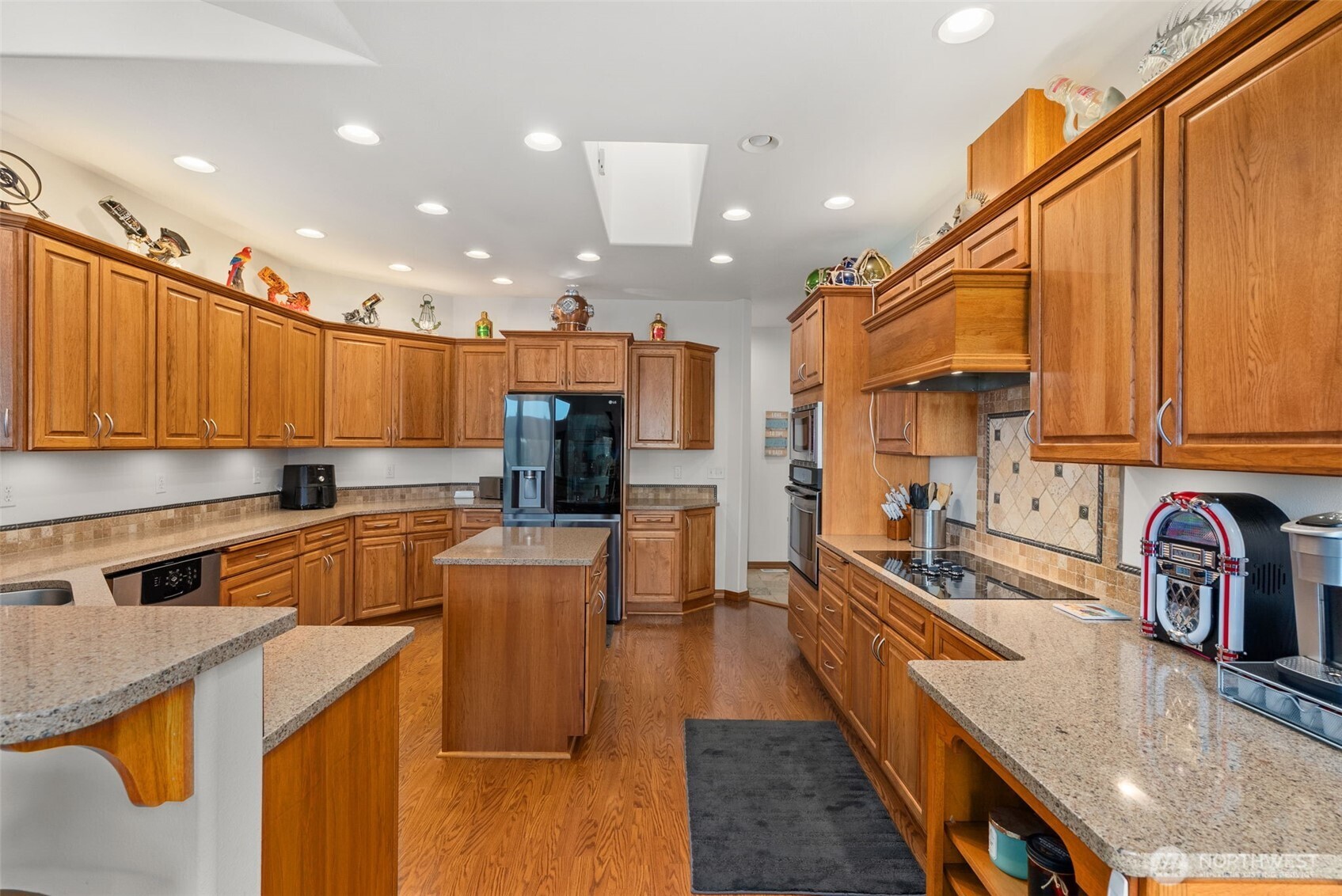748 Kingfisher Court Property Photo 12