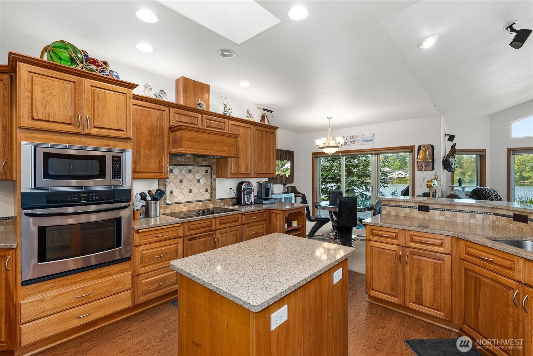 748 Kingfisher Court Property Photo 13