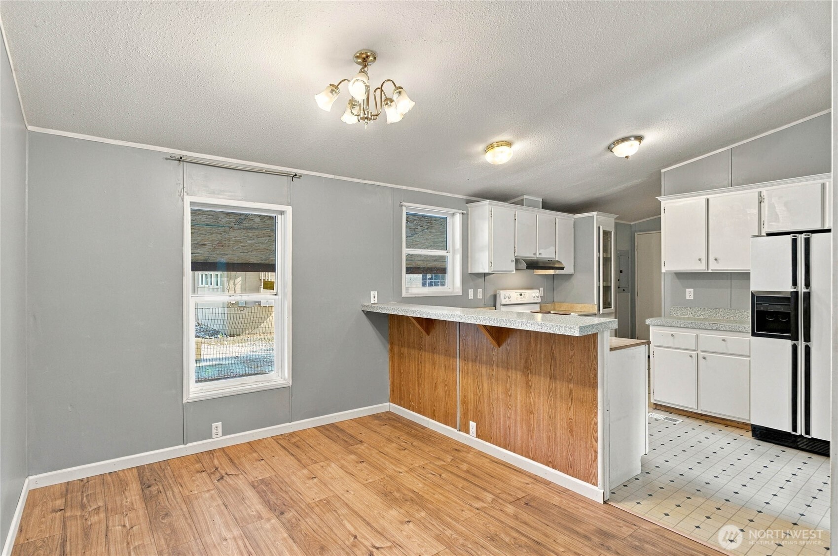 327 Easy Street Property Photo 8
