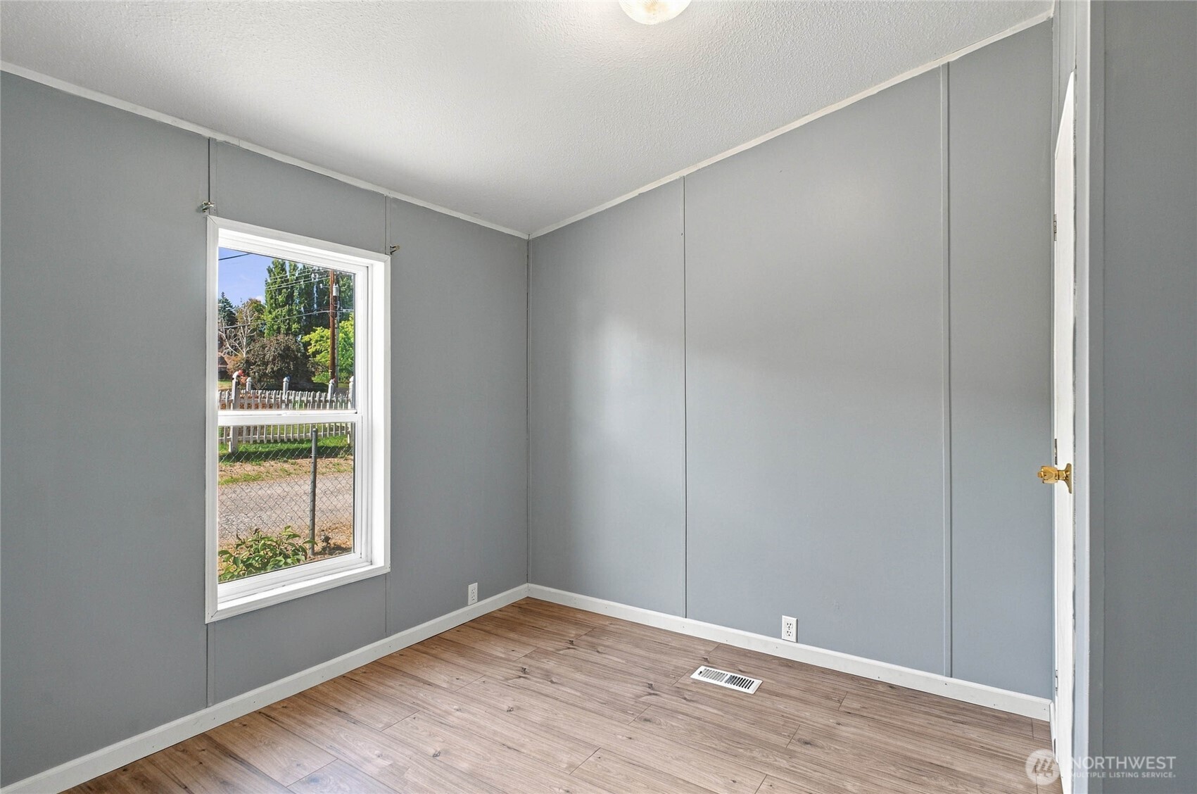327 Easy Street Property Photo 17