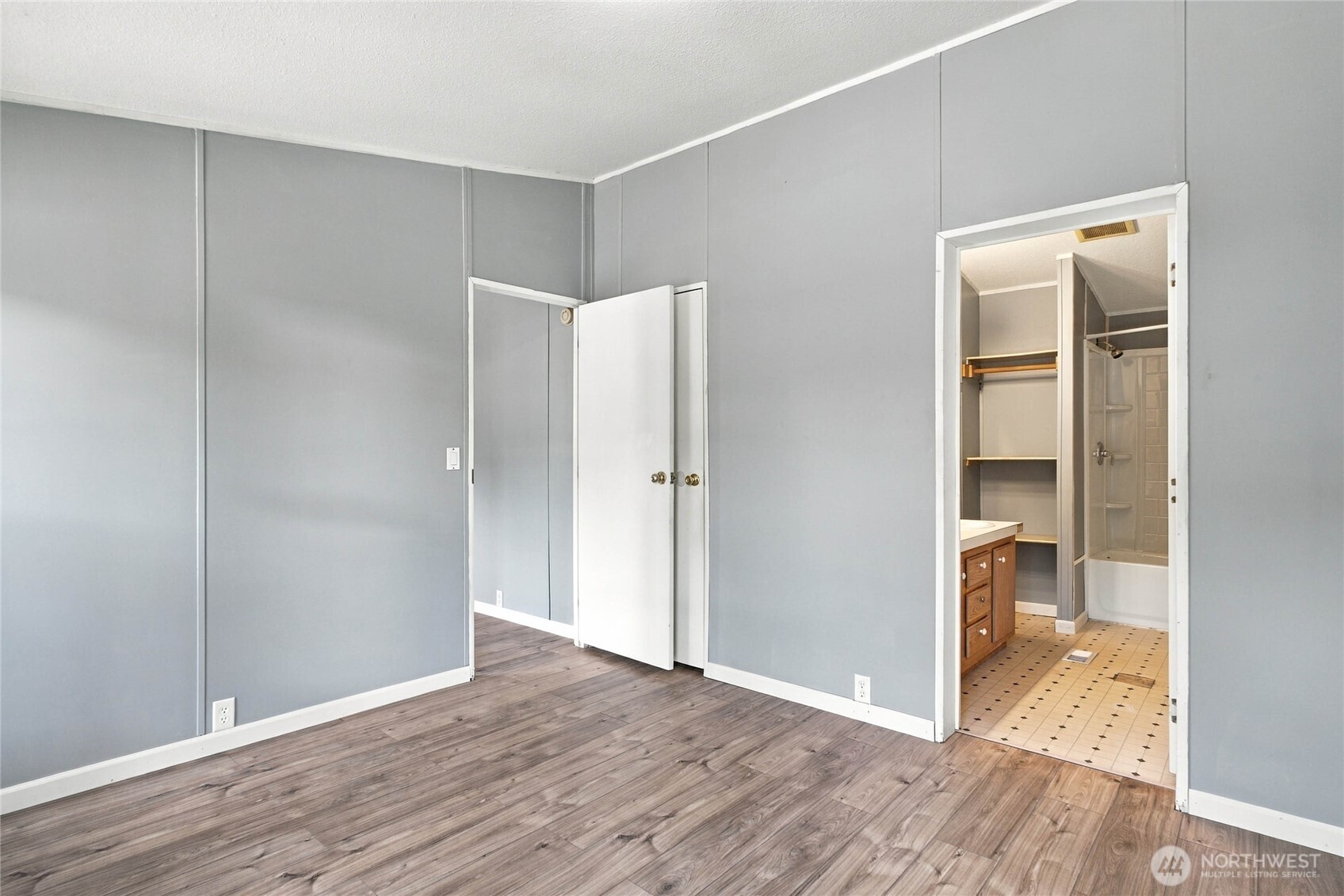 327 Easy Street Property Photo 20