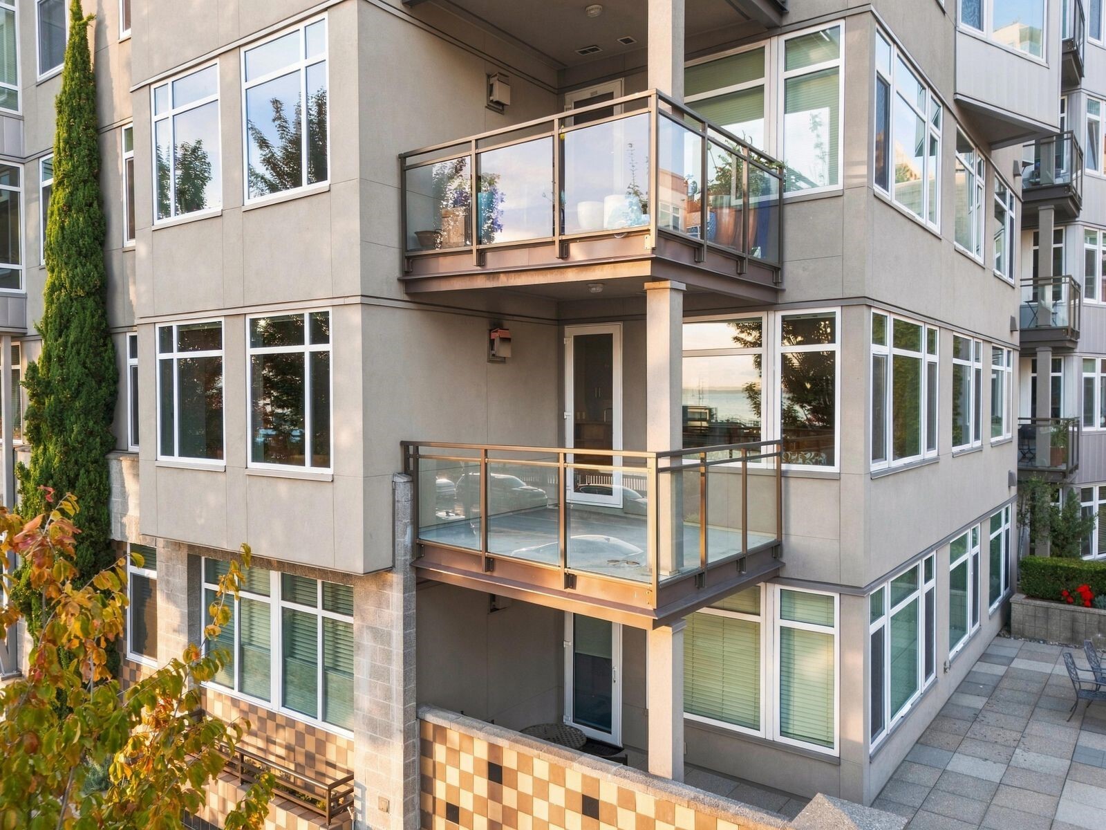 2000 Alaskan Way 256 Property Photo 3