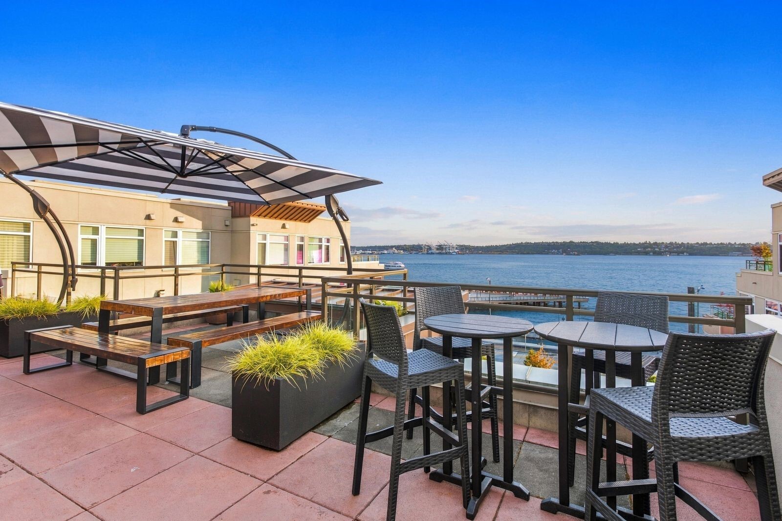 2000 Alaskan Way 256 Property Photo 27