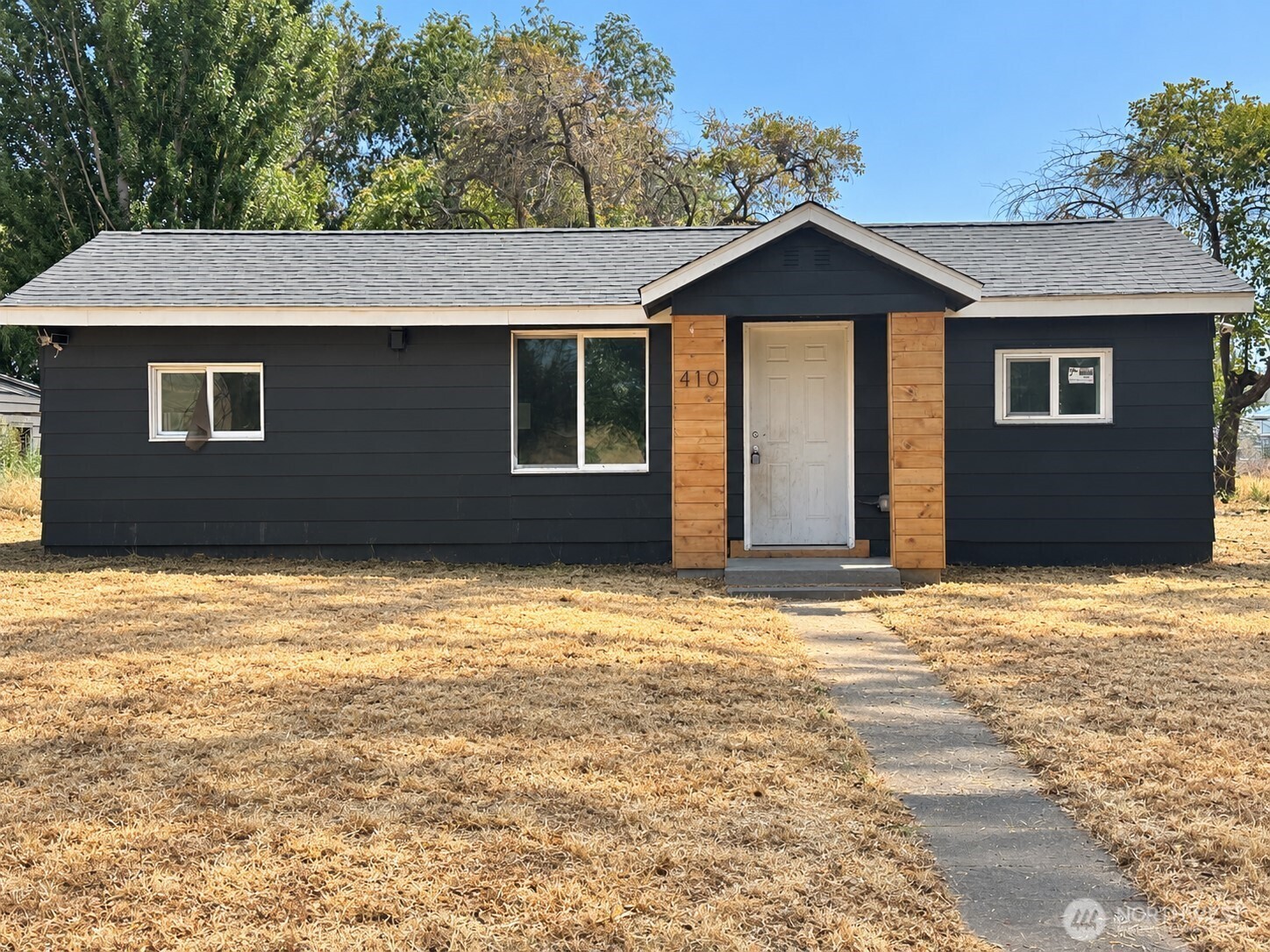 410 E Cherry Avenue Property Photo 1