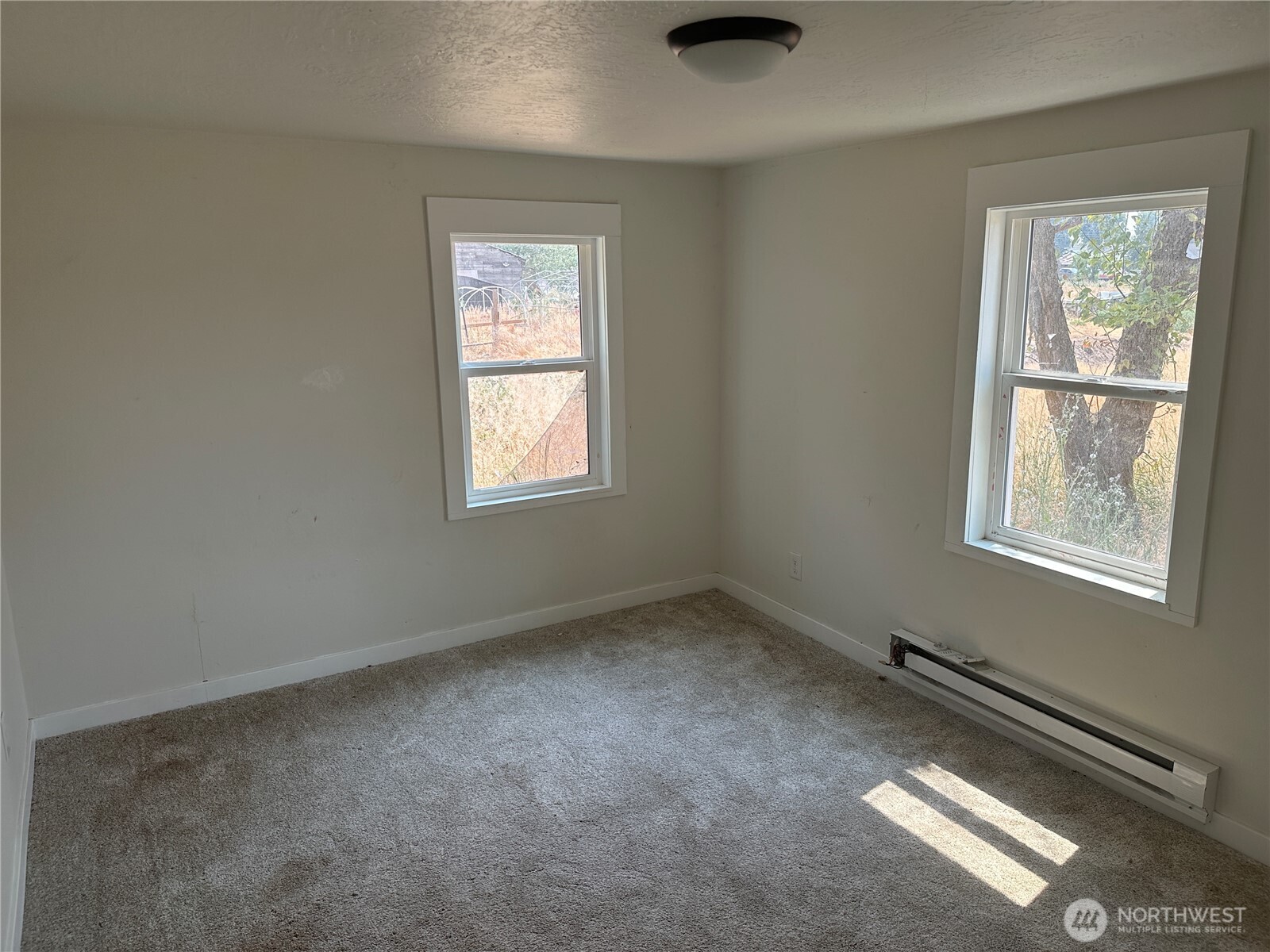 410 E Cherry Avenue Property Photo 5