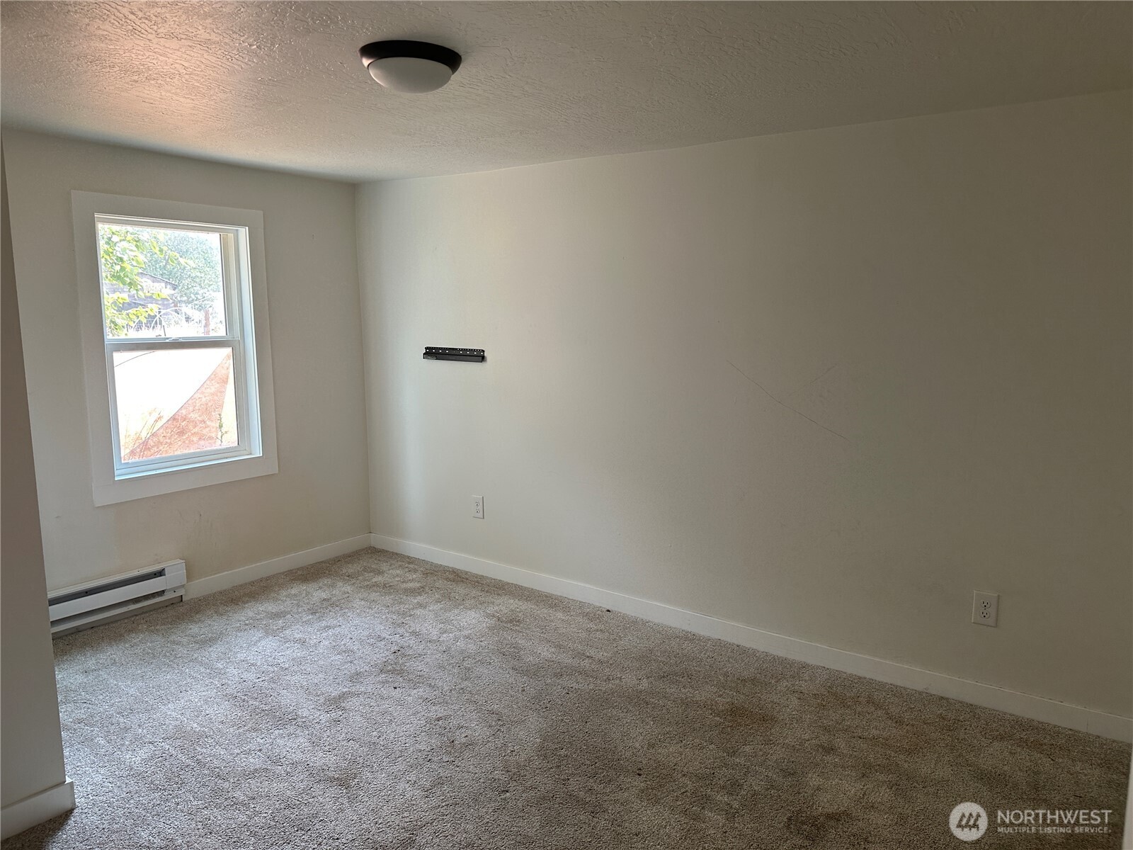 410 E Cherry Avenue Property Photo 6