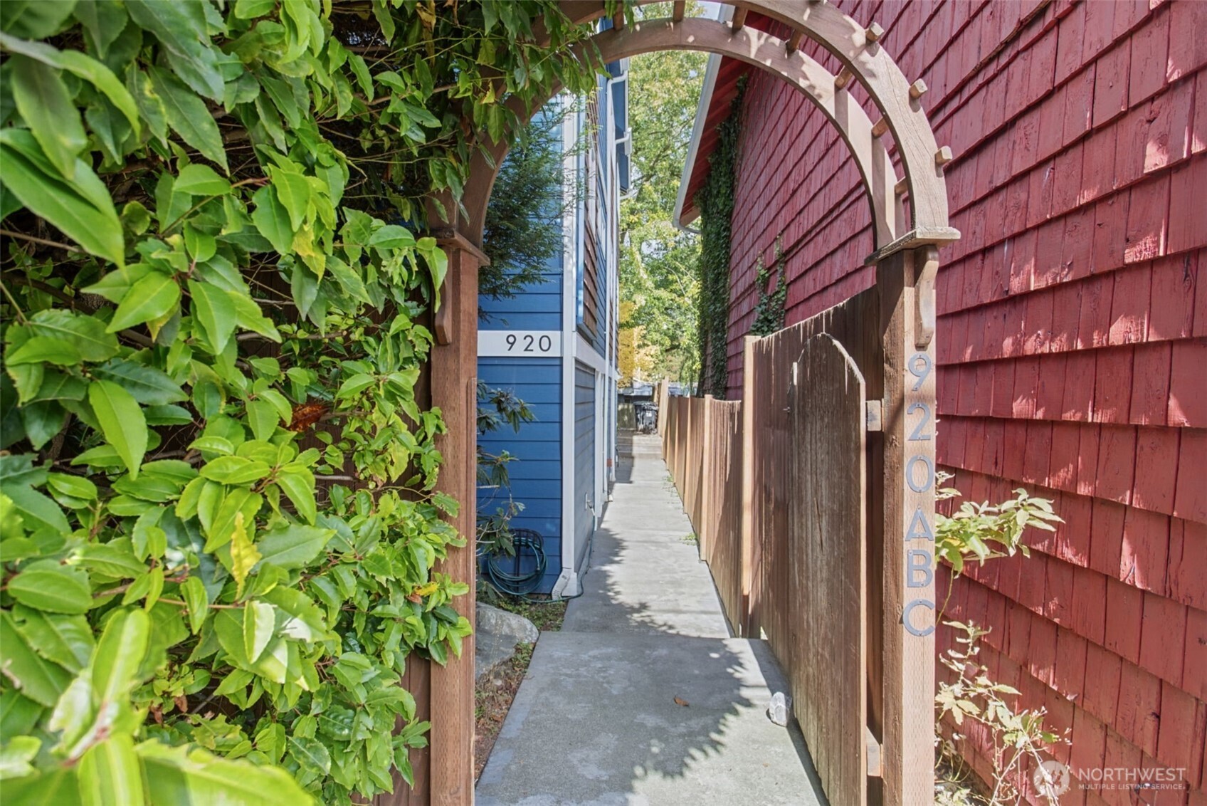 920 Sw Holden Street B Property Photo 1