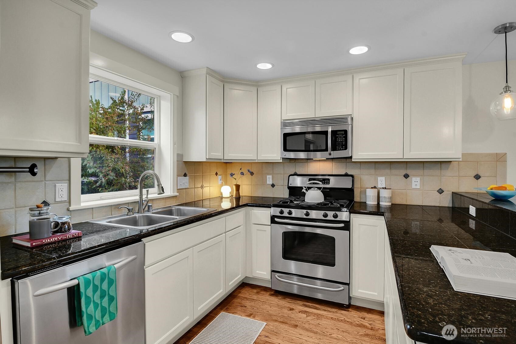 1818 27th Avenue Property Photo 12