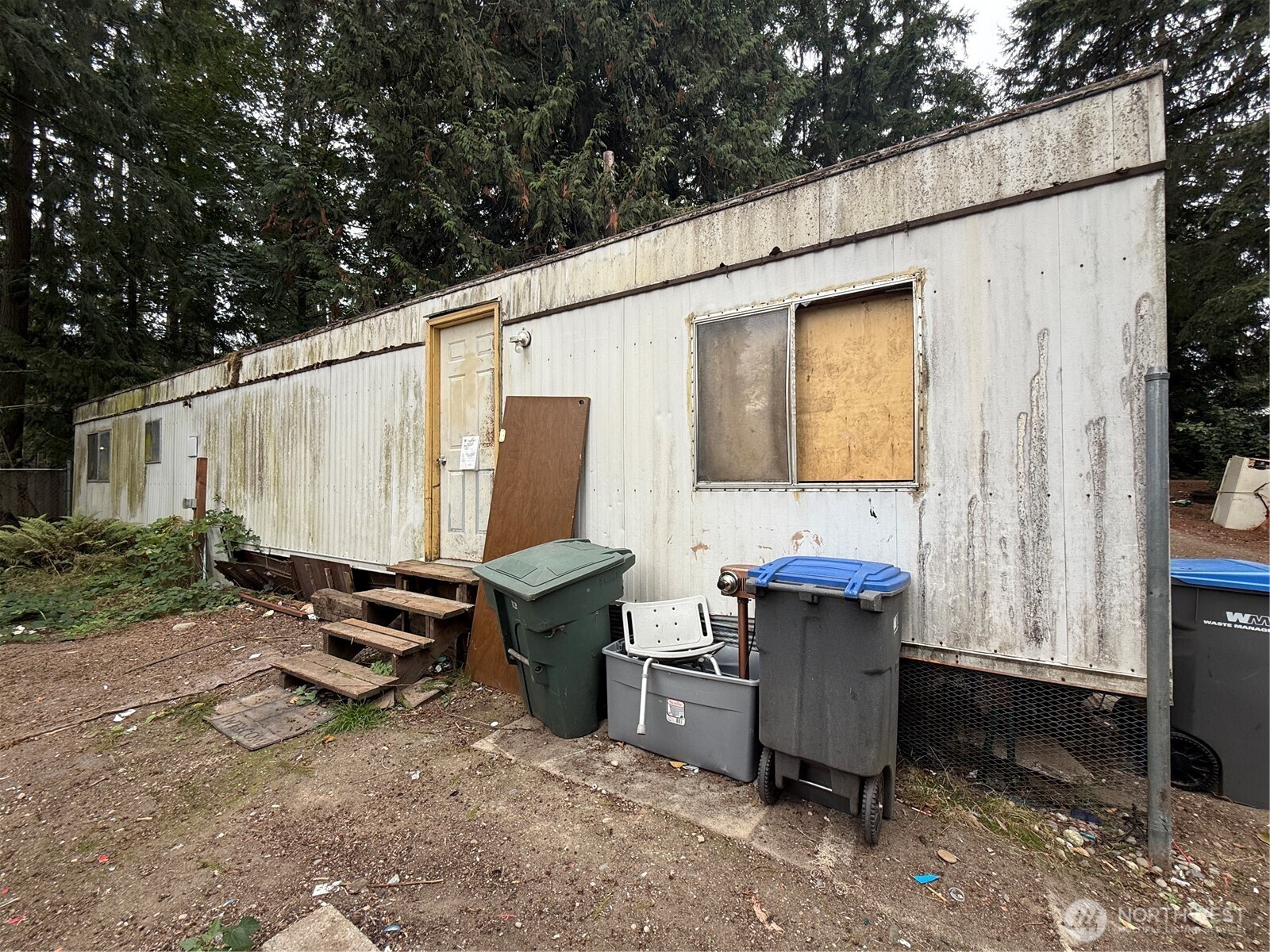 12820 Elm Avenue Property Photo 6