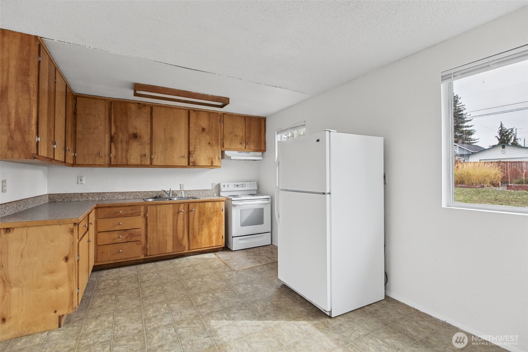 2210 E Harrison Street Property Photo 4