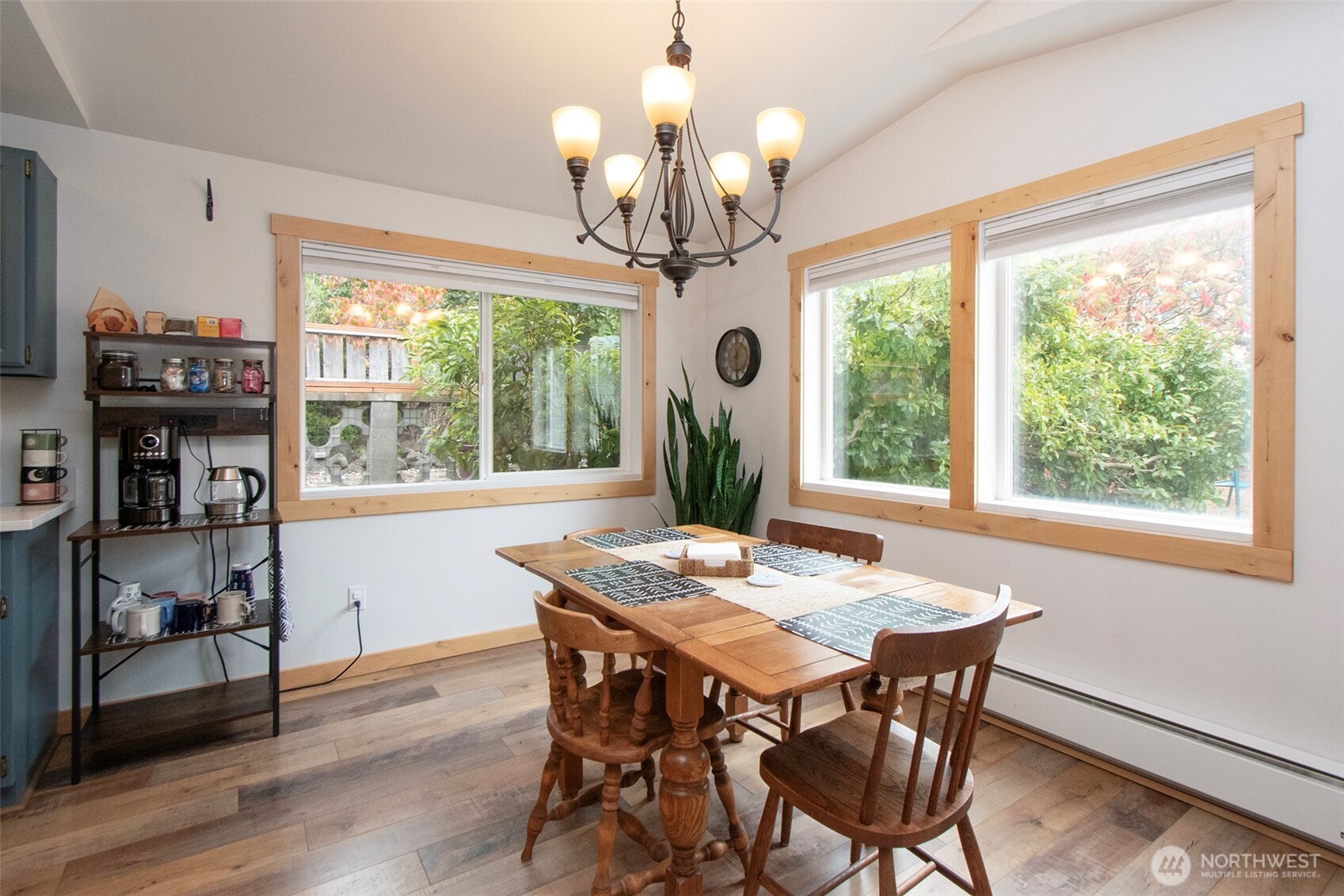1111 E 6th Street Property Photo 12