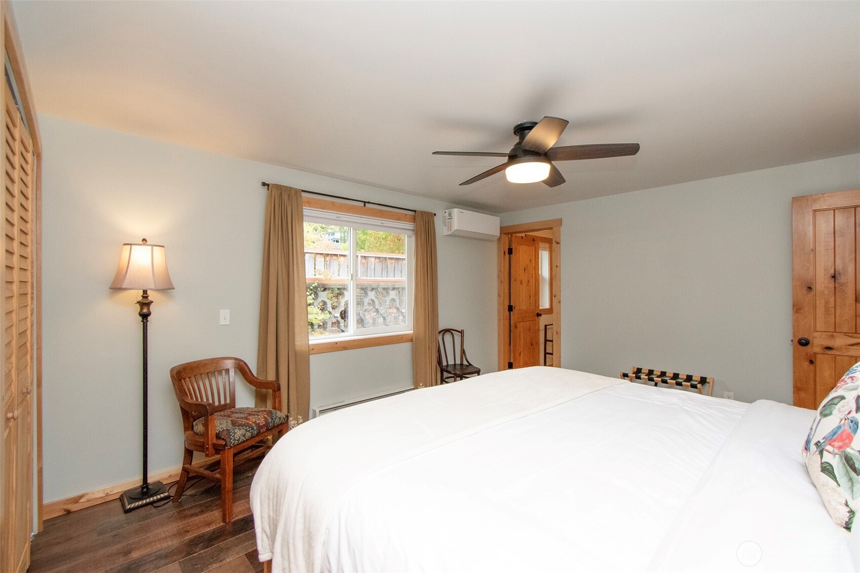 1111 E 6th Street Property Photo 22