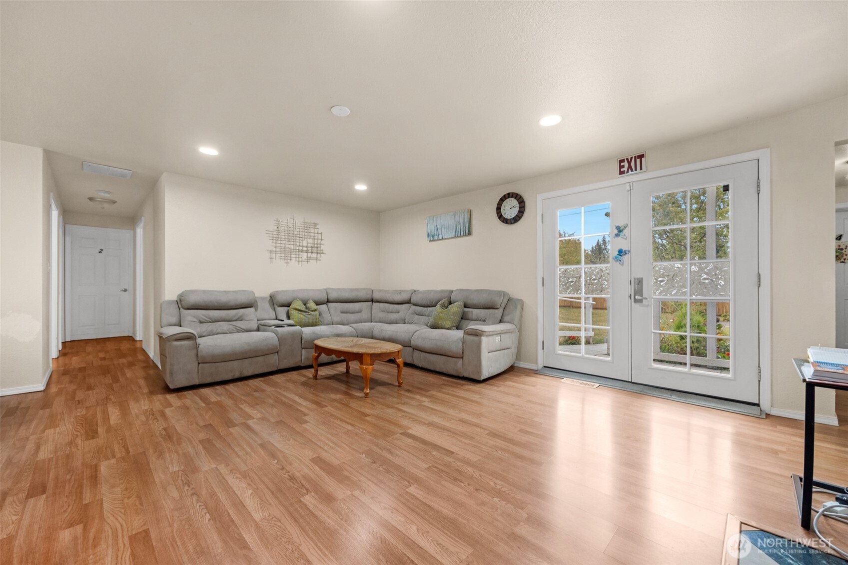 4209 191st Street Property Photo 5