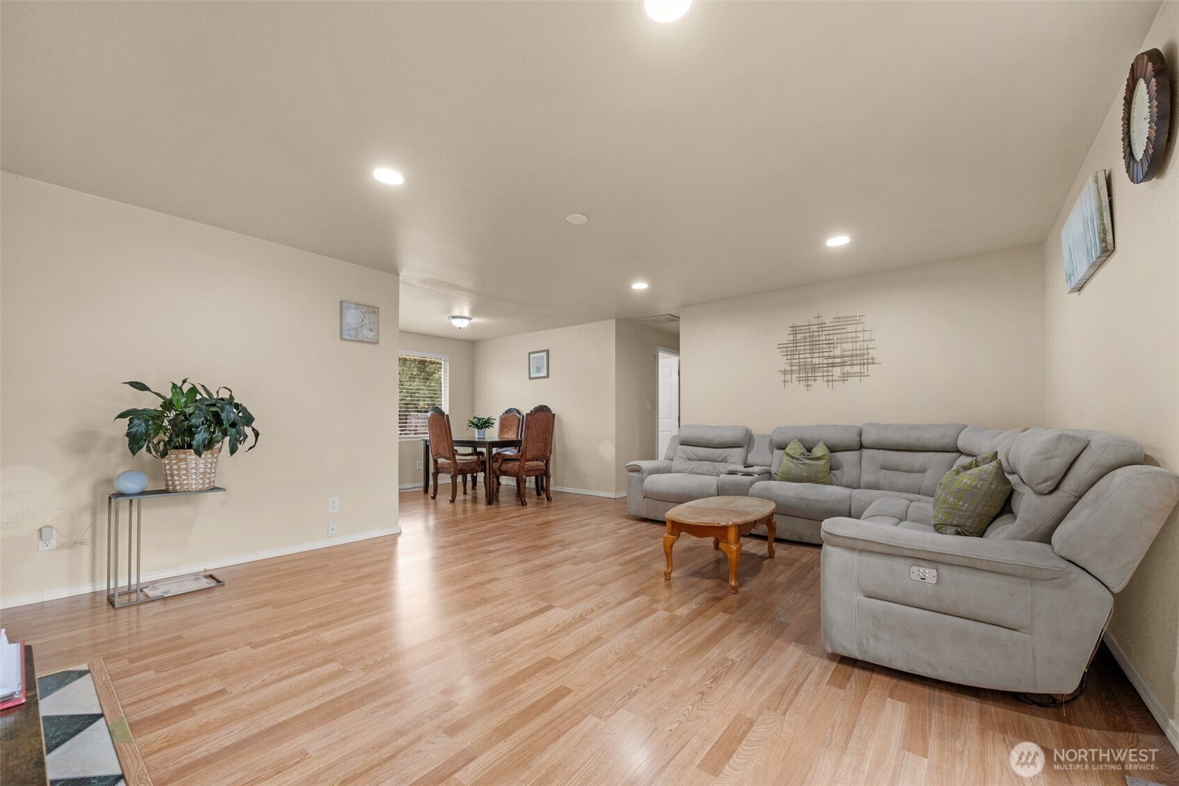 4209 191st Street Property Photo 6
