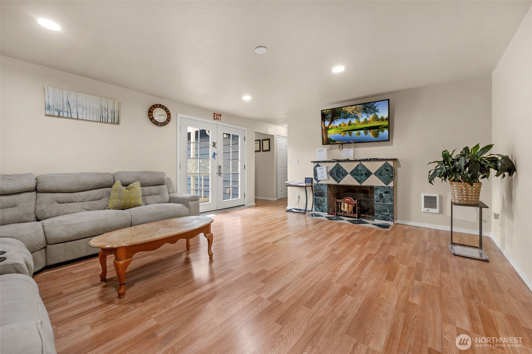 4209 191st Street Property Photo 8