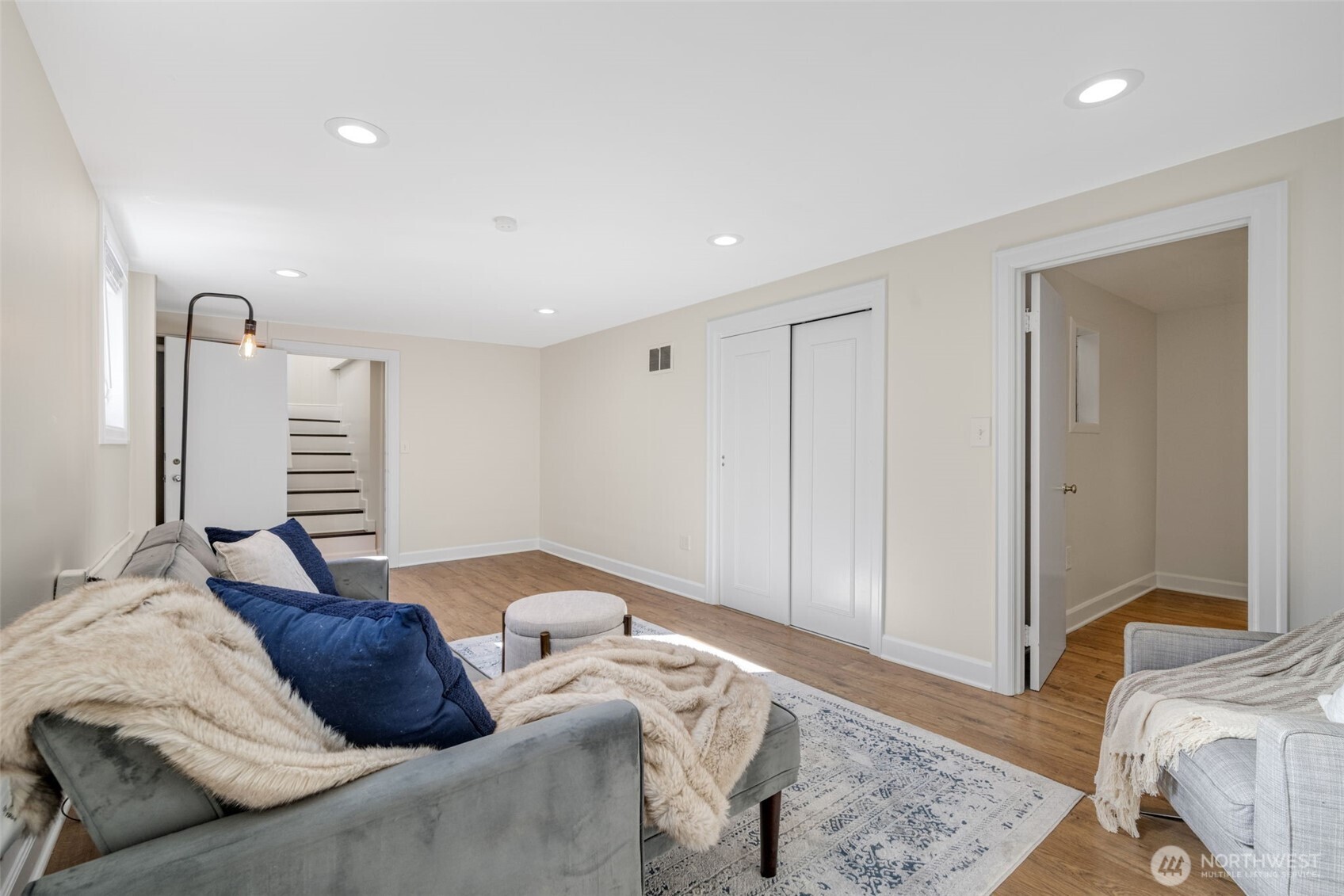 8007 Wallingford Avenue Property Photo 14