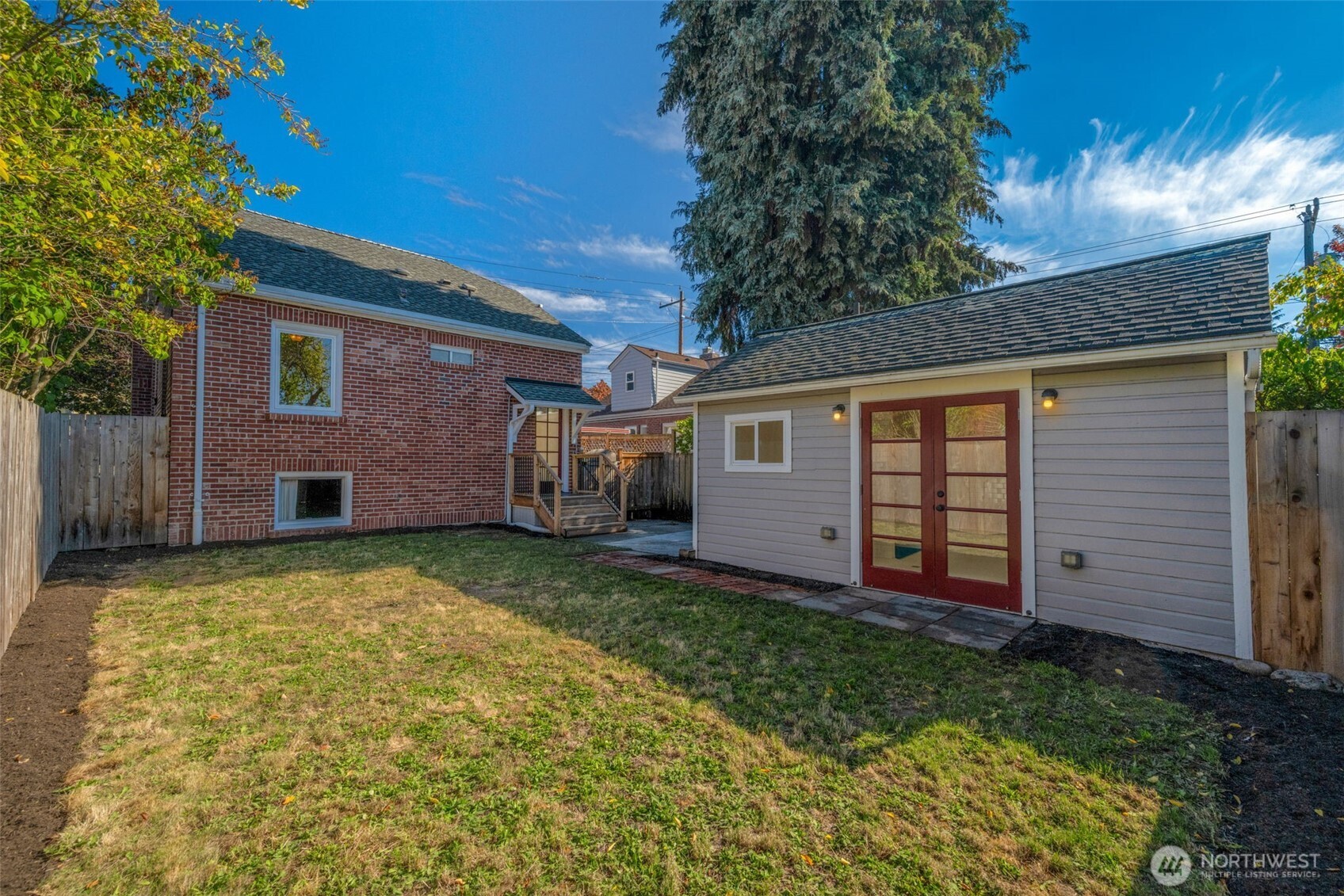 8007 Wallingford Avenue Property Photo 24