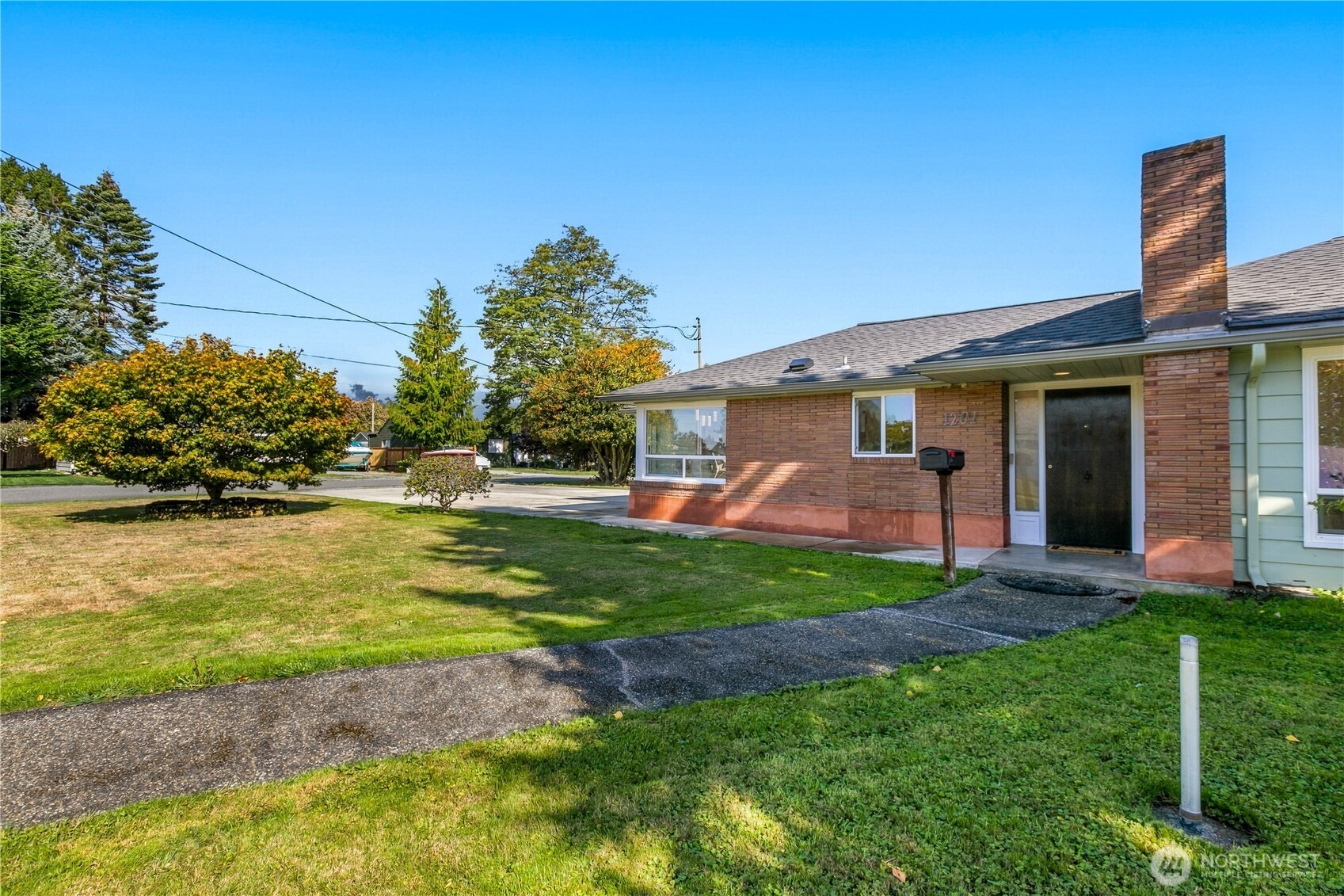 1201 Township Street Property Photo 6