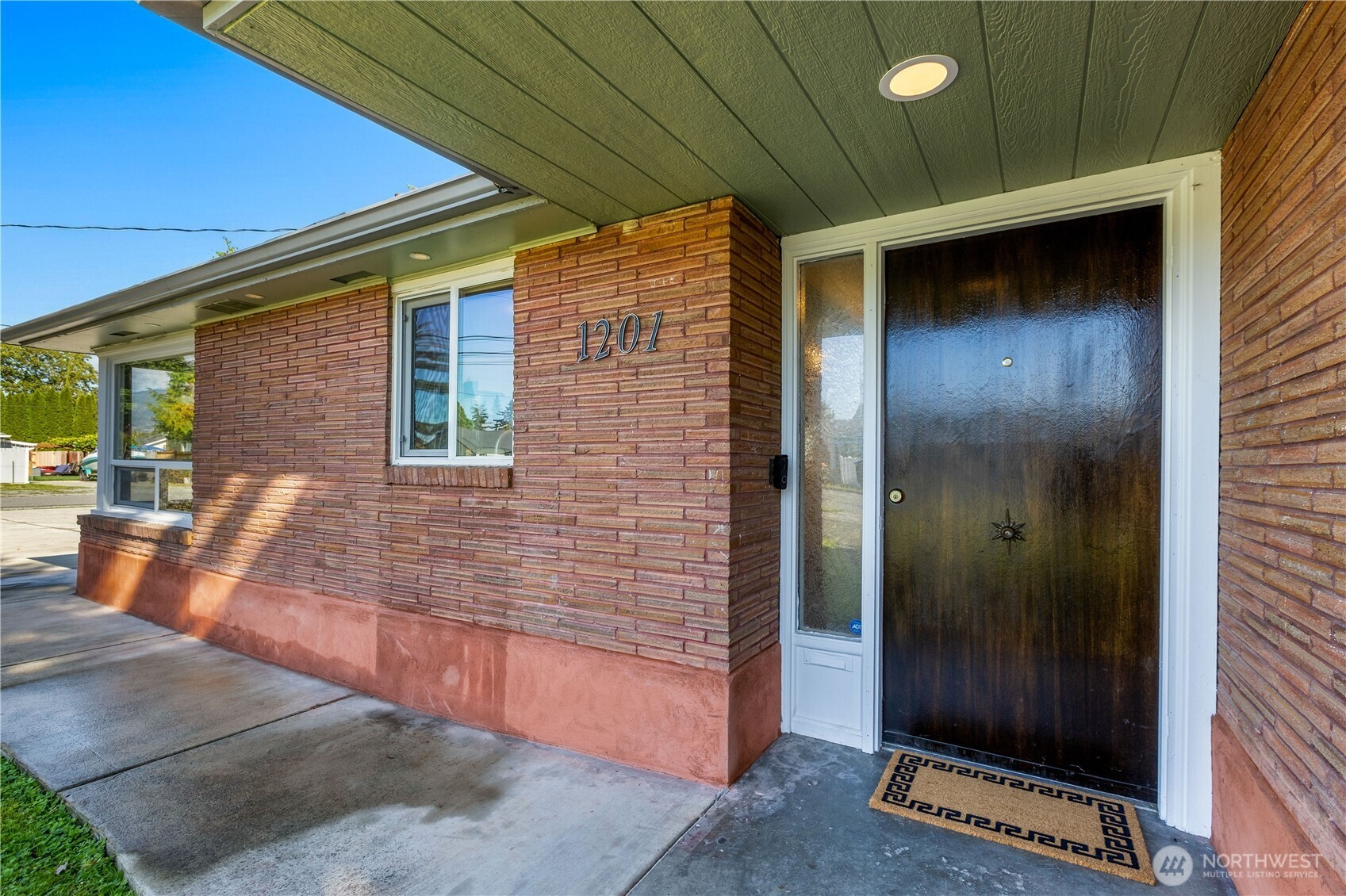 1201 Township Street Property Photo 7
