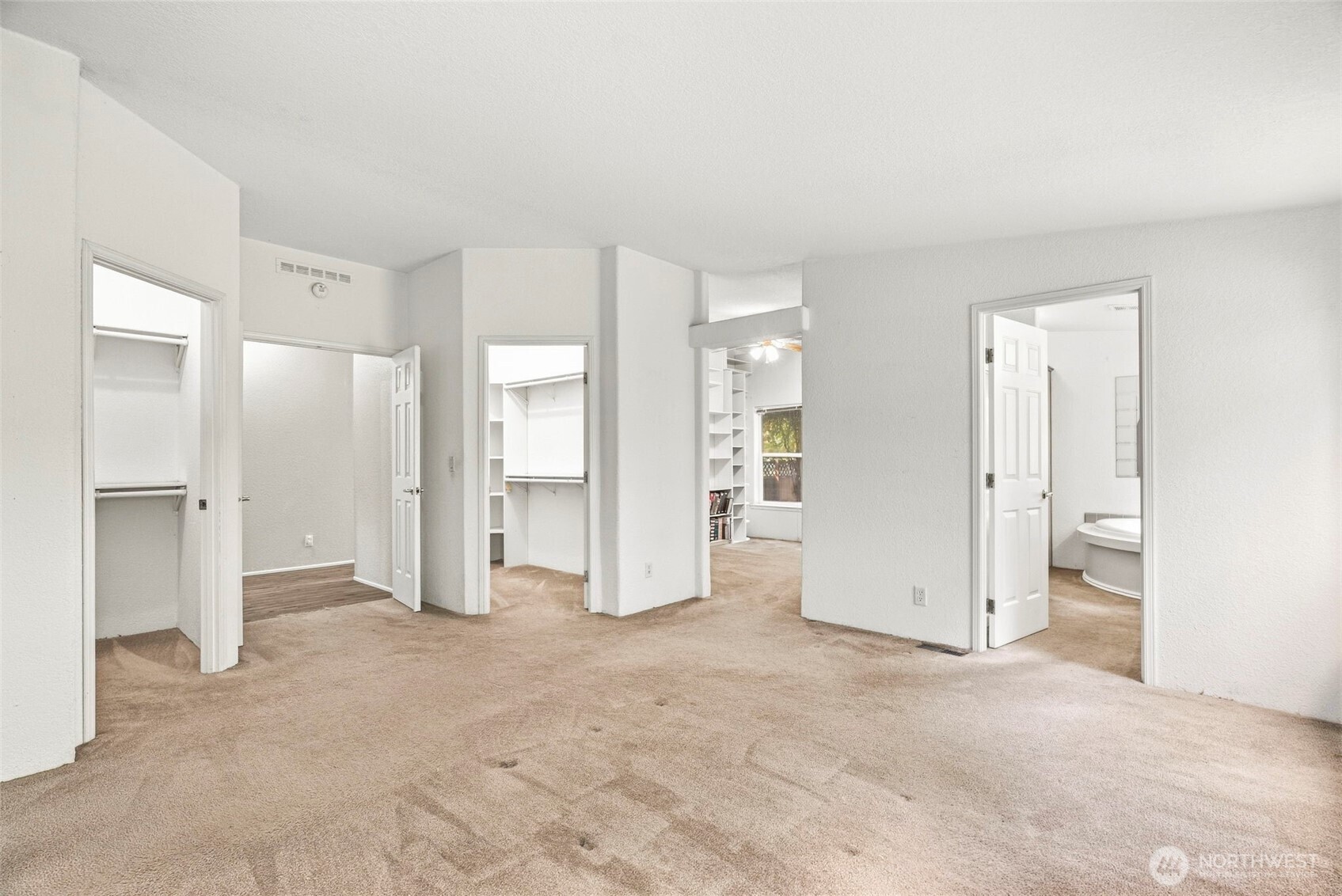891 Walker Road Property Photo 15