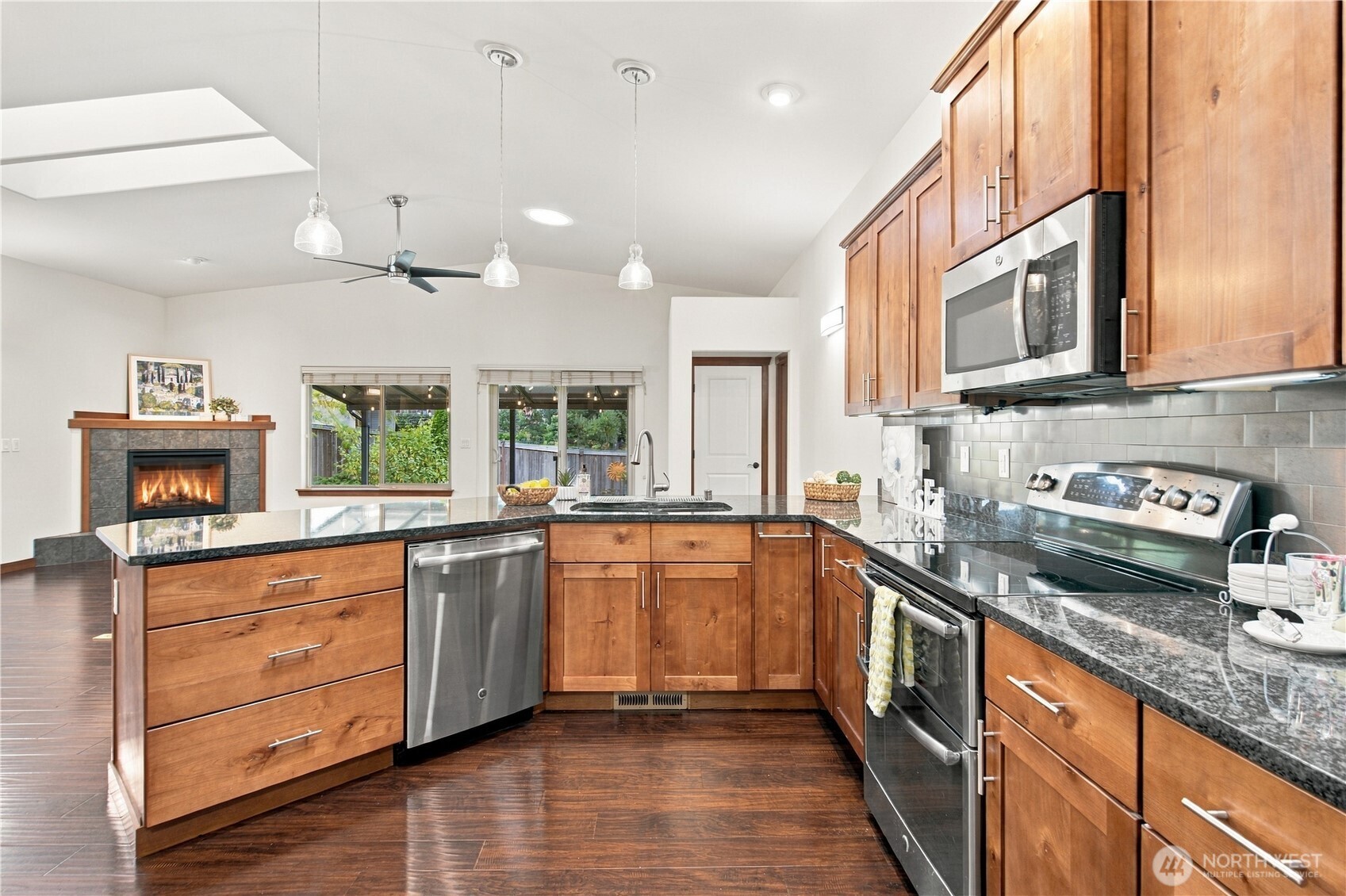 2099 Ne Poseidon Court Property Photo 7