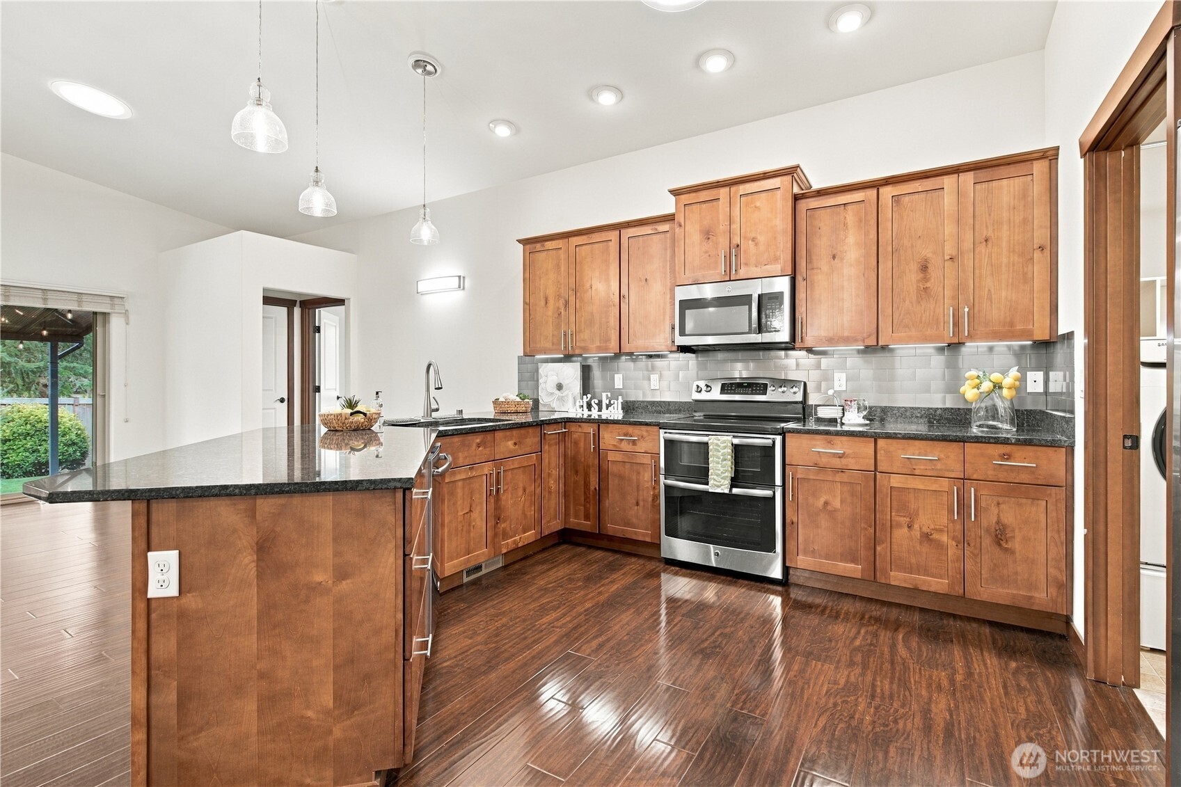 2099 Ne Poseidon Court Property Photo 8