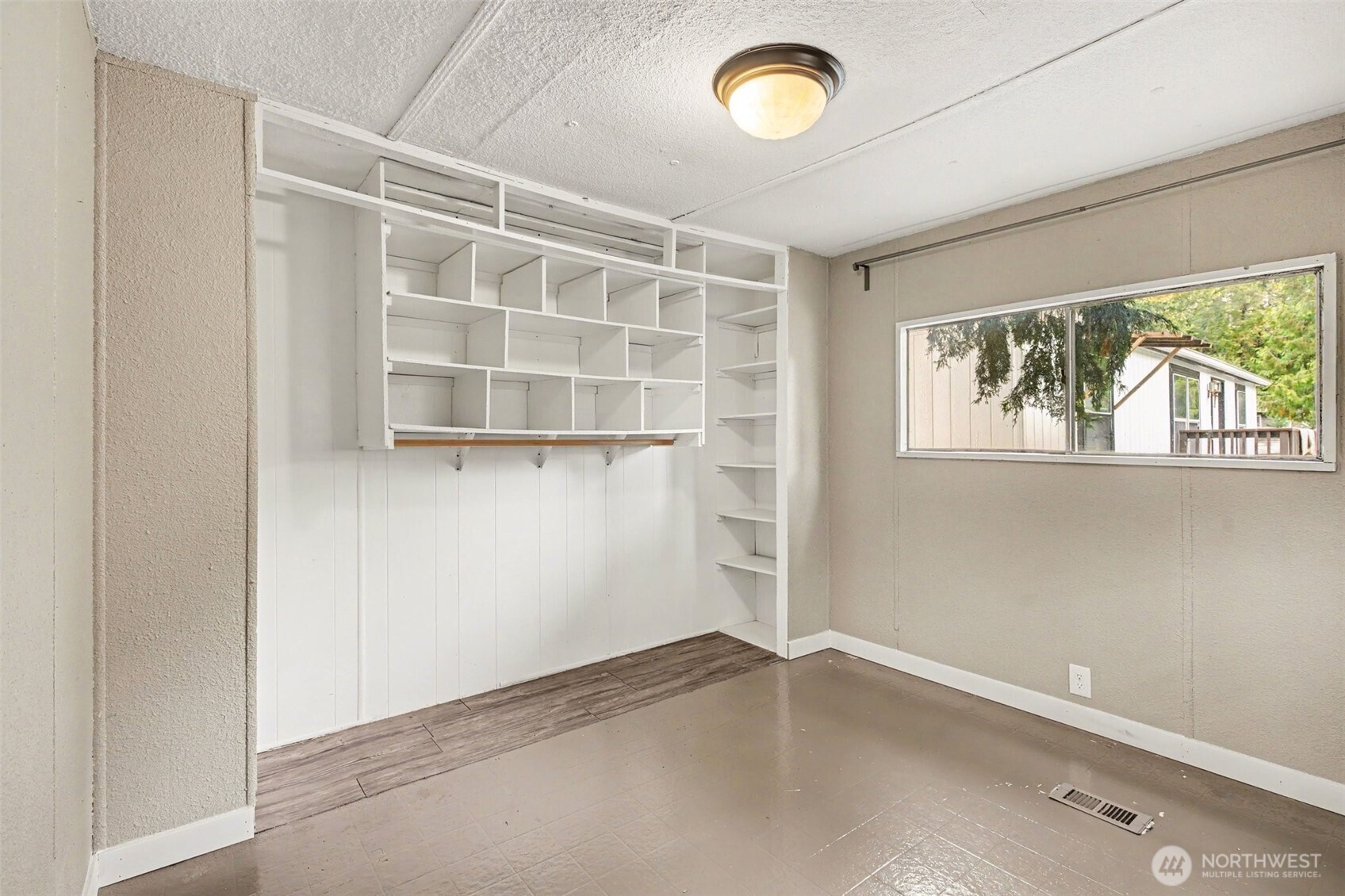 10515 Woodinville Drive 3 Property Photo 12
