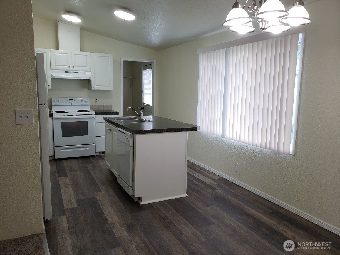 10512 137th Street 37 Property Photo 5
