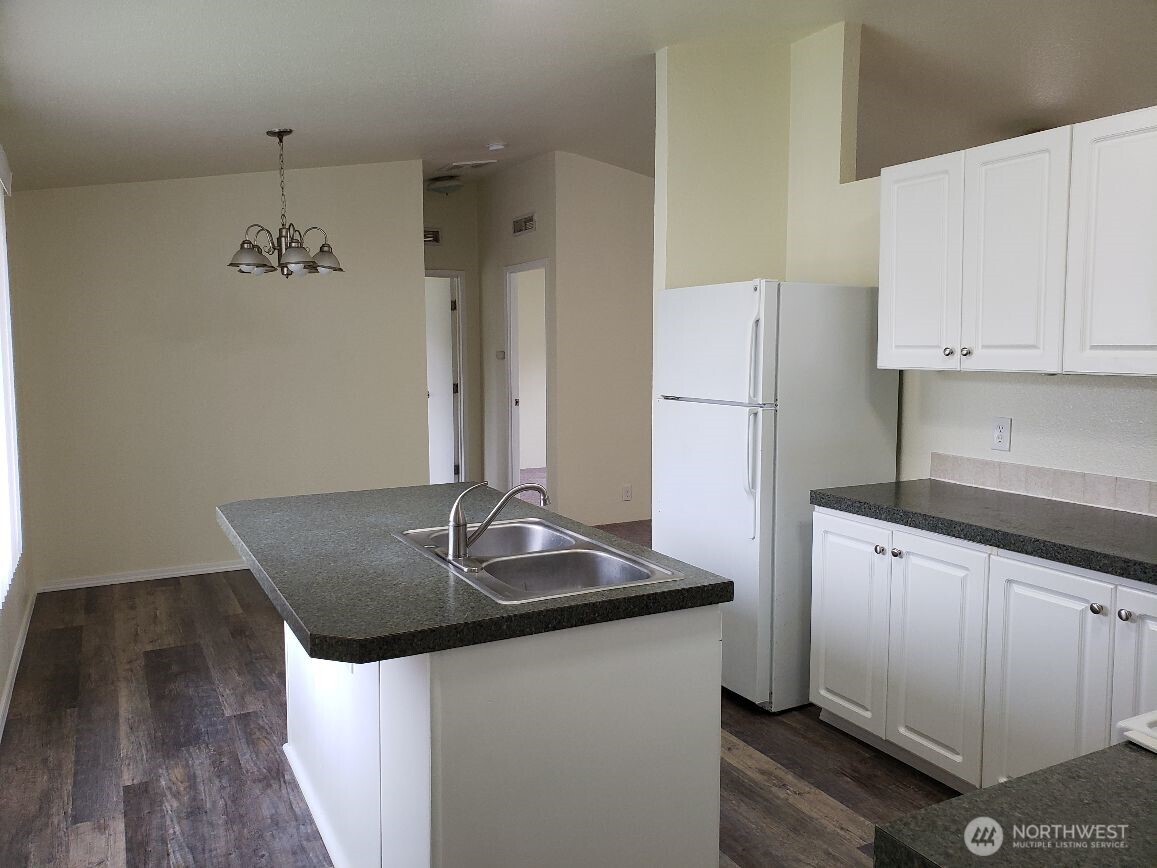 10512 137th Street 37 Property Photo 6