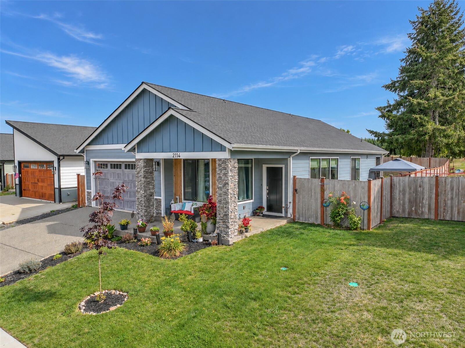 2114 Hawks View Lane Property Photo 1